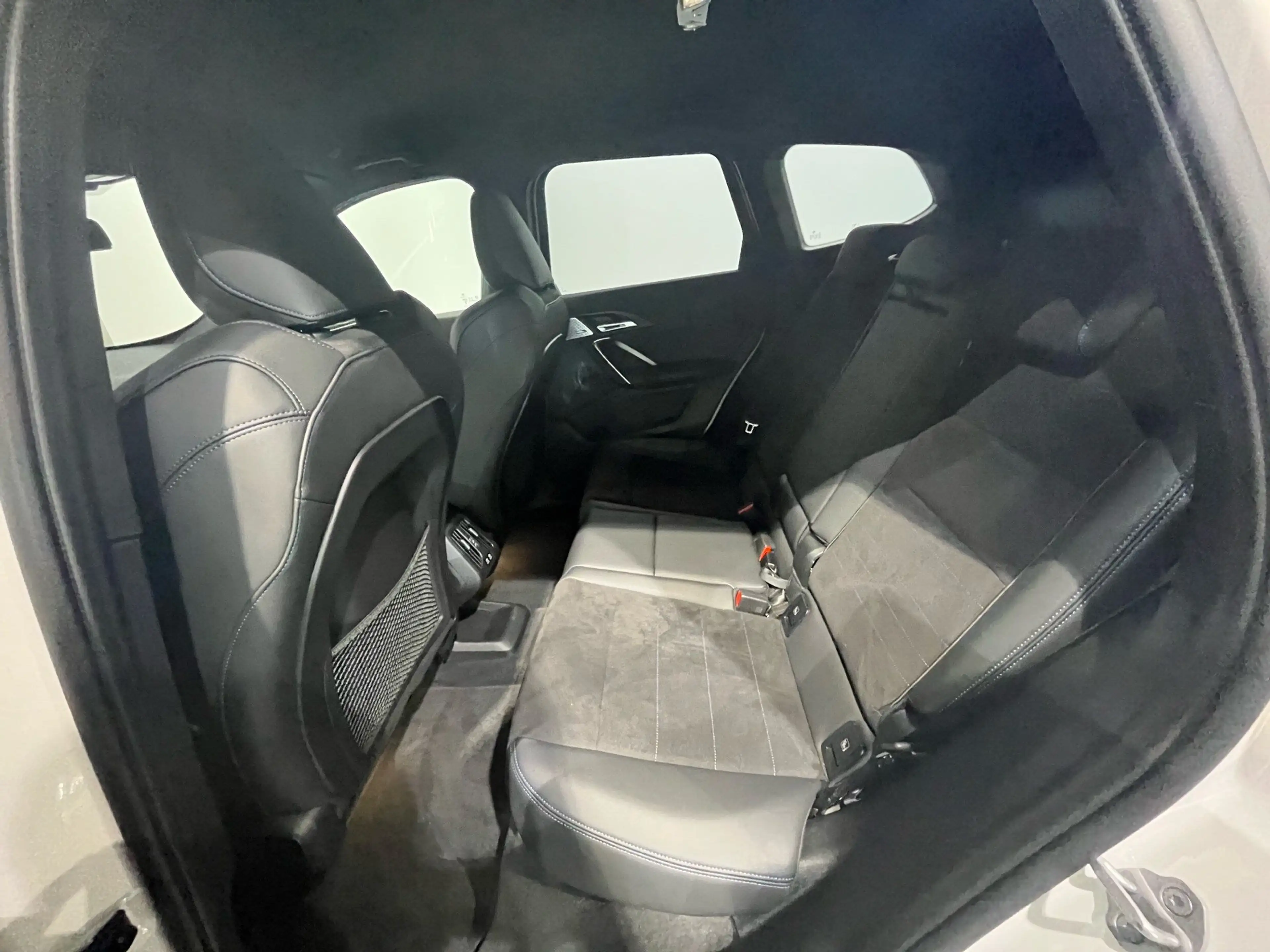 BMW iX1 xDrive30 M Sportpaket HK HiFi DAB LED Shz — photo 11