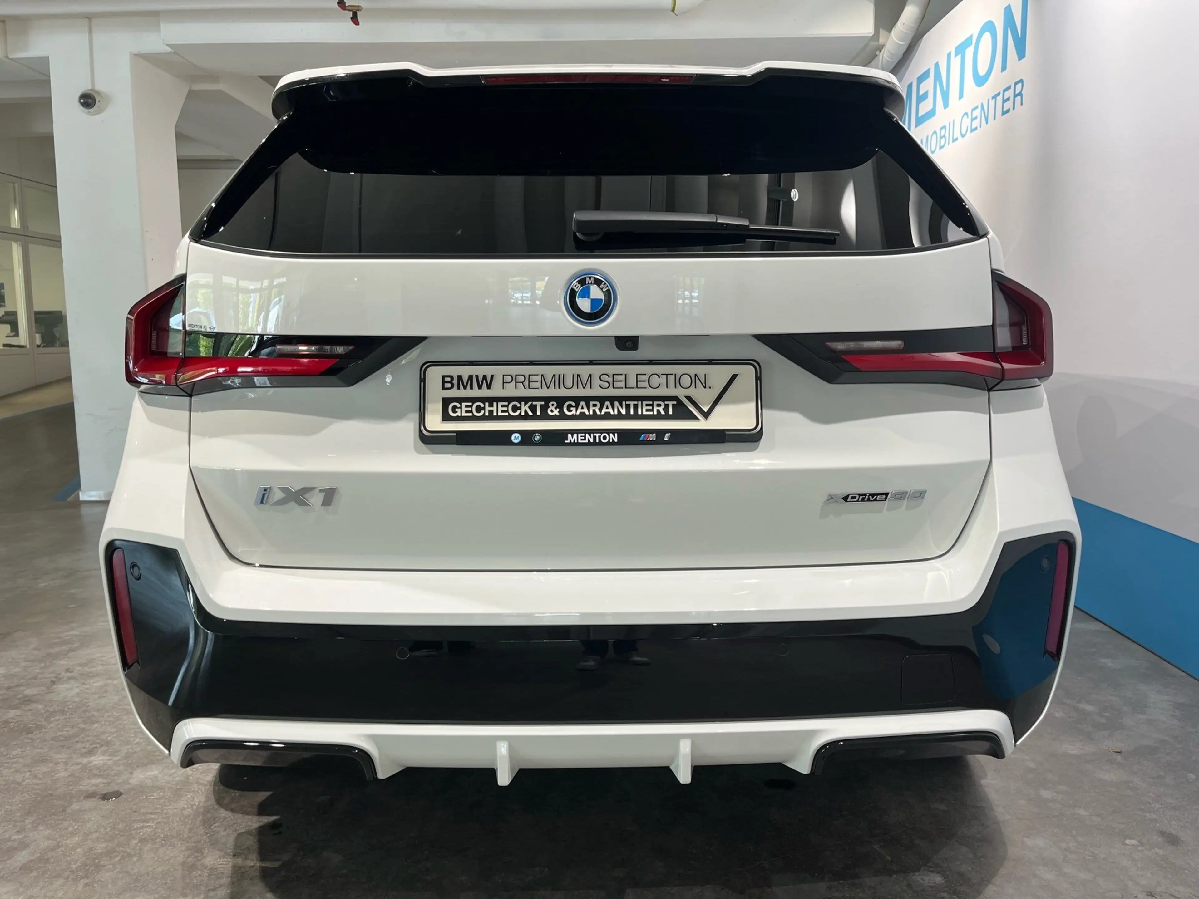 BMW iX1 xDrive30 M Sportpaket HK HiFi DAB LED Shz — photo 6
