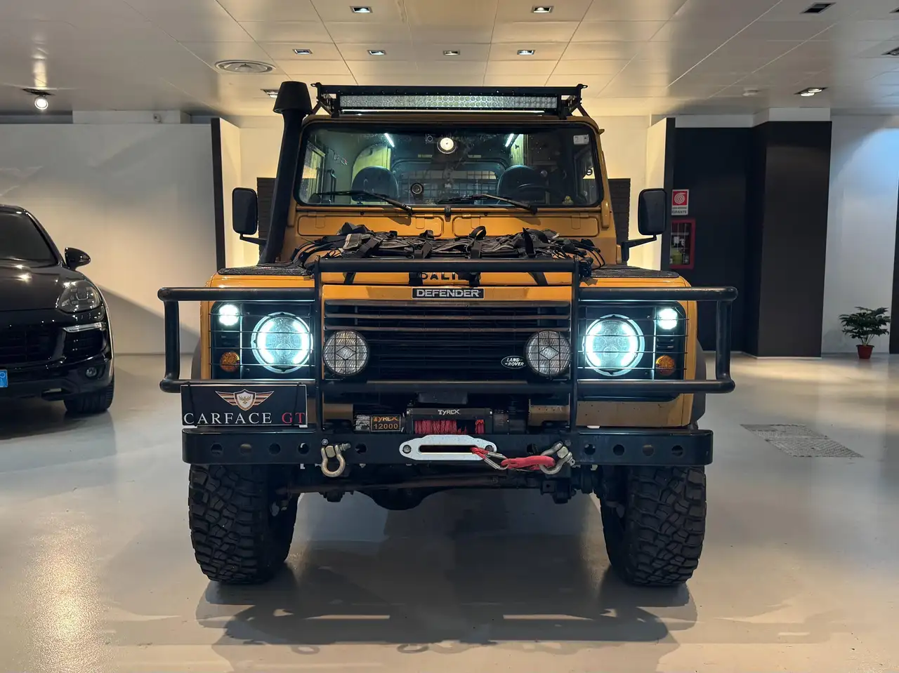 Land Rover Defender 90 2.5 td5 County SW, foto 2