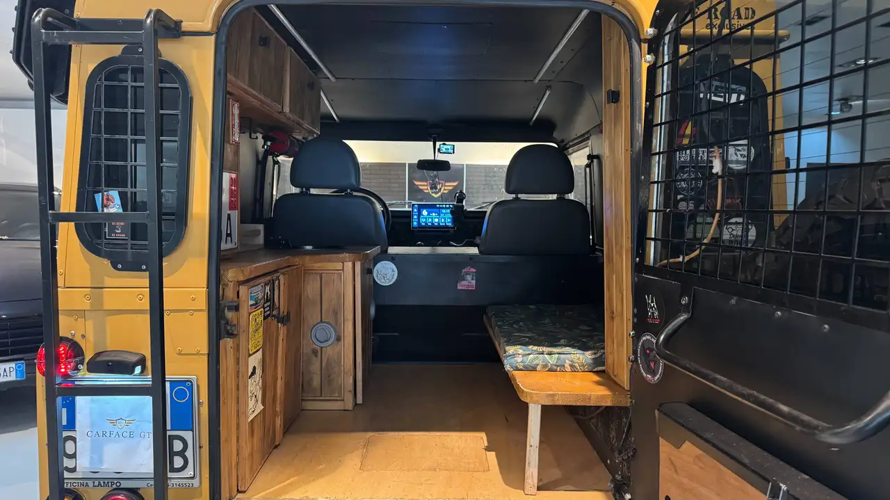 Land Rover Defender 90 2.5 td5 County SW, foto 10