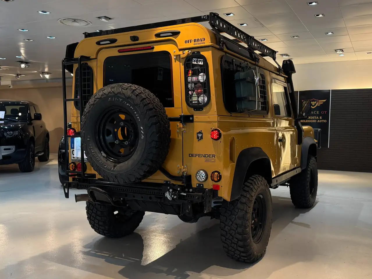 Land Rover Defender 90 2.5 td5 County SW, foto 4