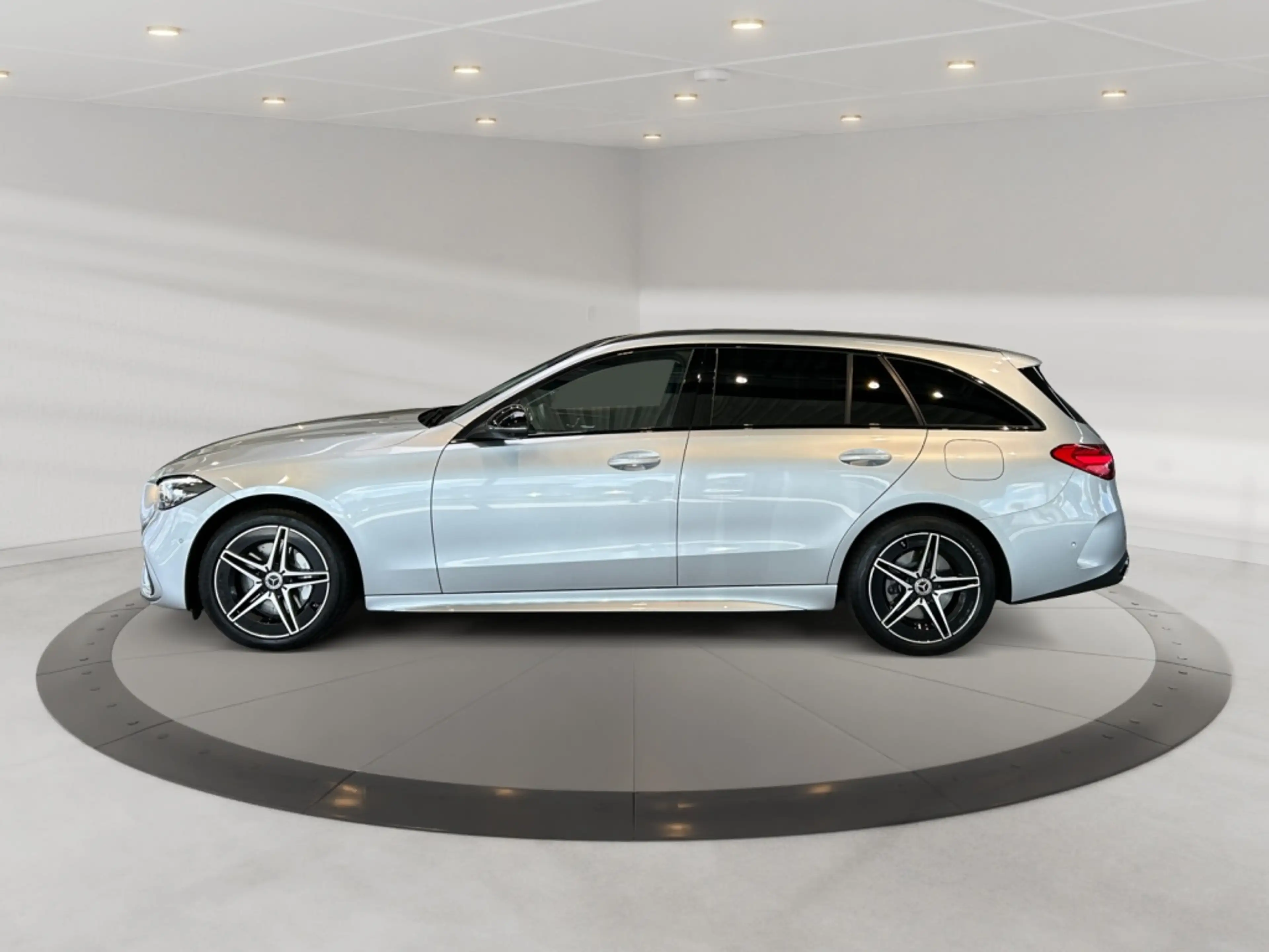 Mercedes-Benz C 300 T e AMG AMG+MBUX+Night+Pano+SHD+Wide+360 — photo 5