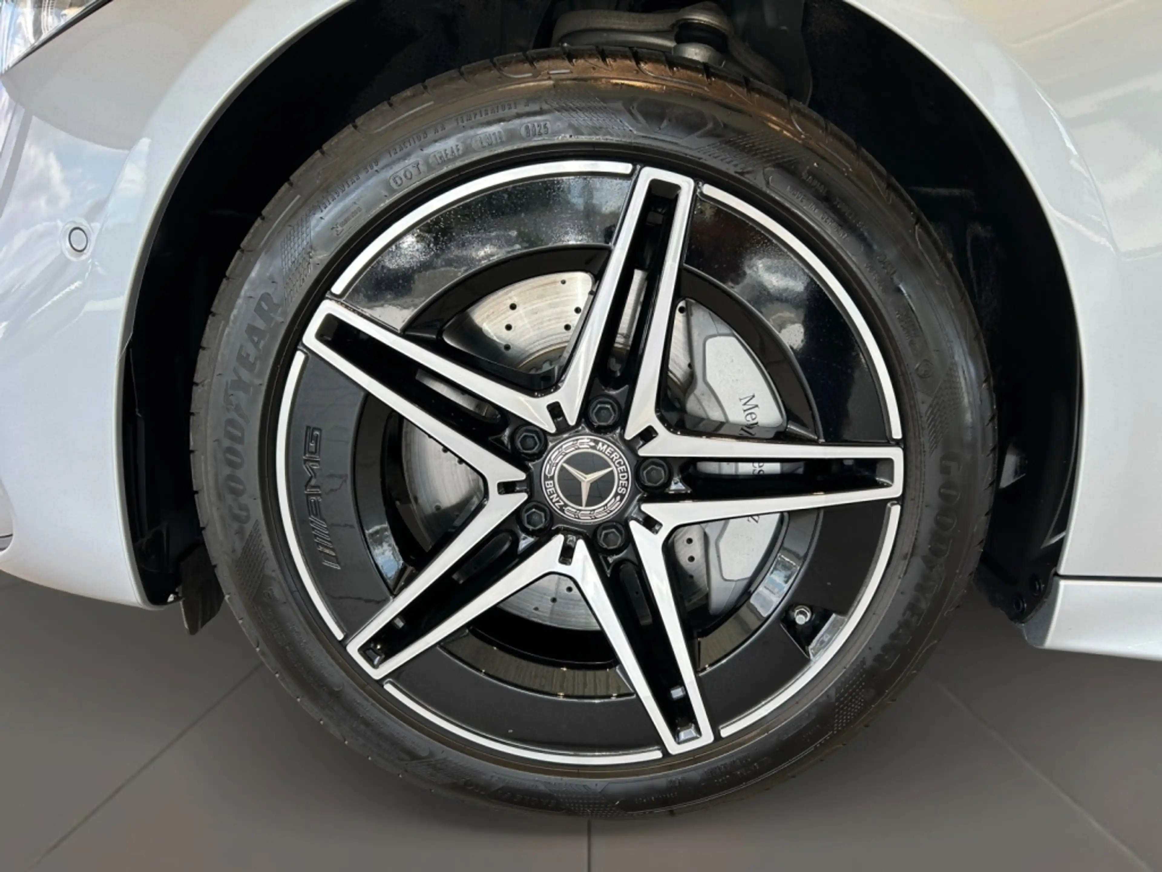 Mercedes-Benz C 300 T e AMG AMG+MBUX+Night+Pano+SHD+Wide+360 — photo 8