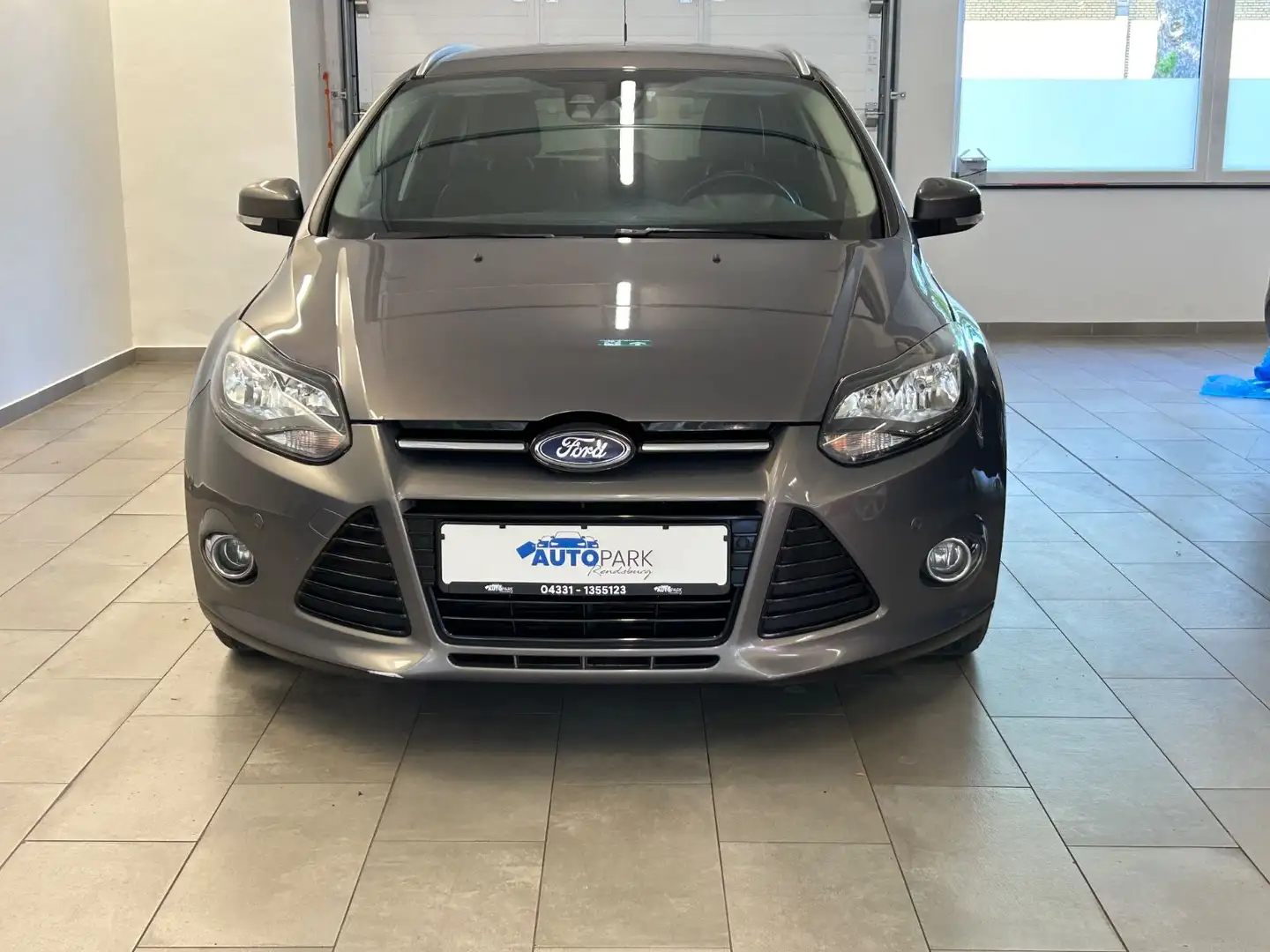 Ford Focus Turnier Titanium *Automatik* Brun - 2