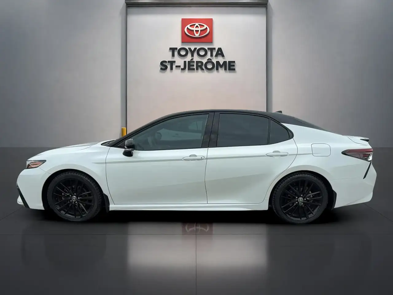 Toyota Camry снимка Toyota Camry
