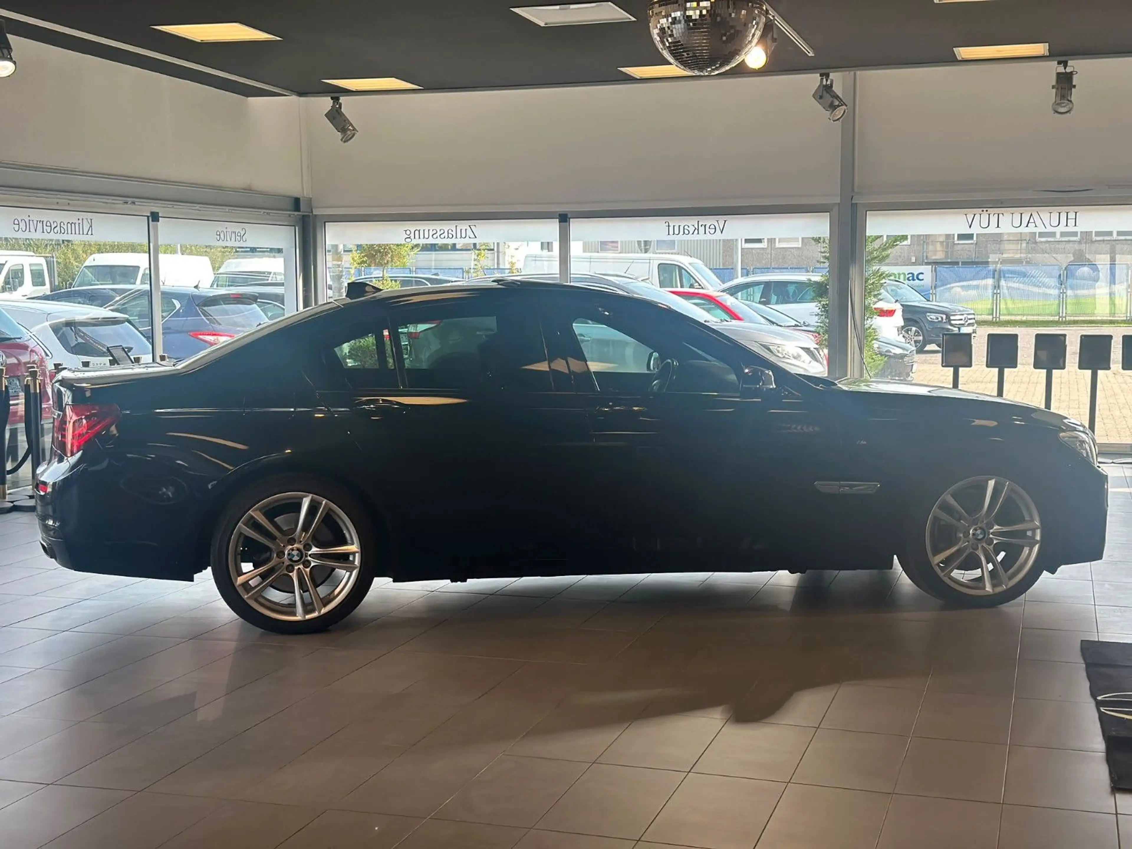 BMW 740 d | Head-Up | M-Paket | Totwinkel  | ACC — photo 6