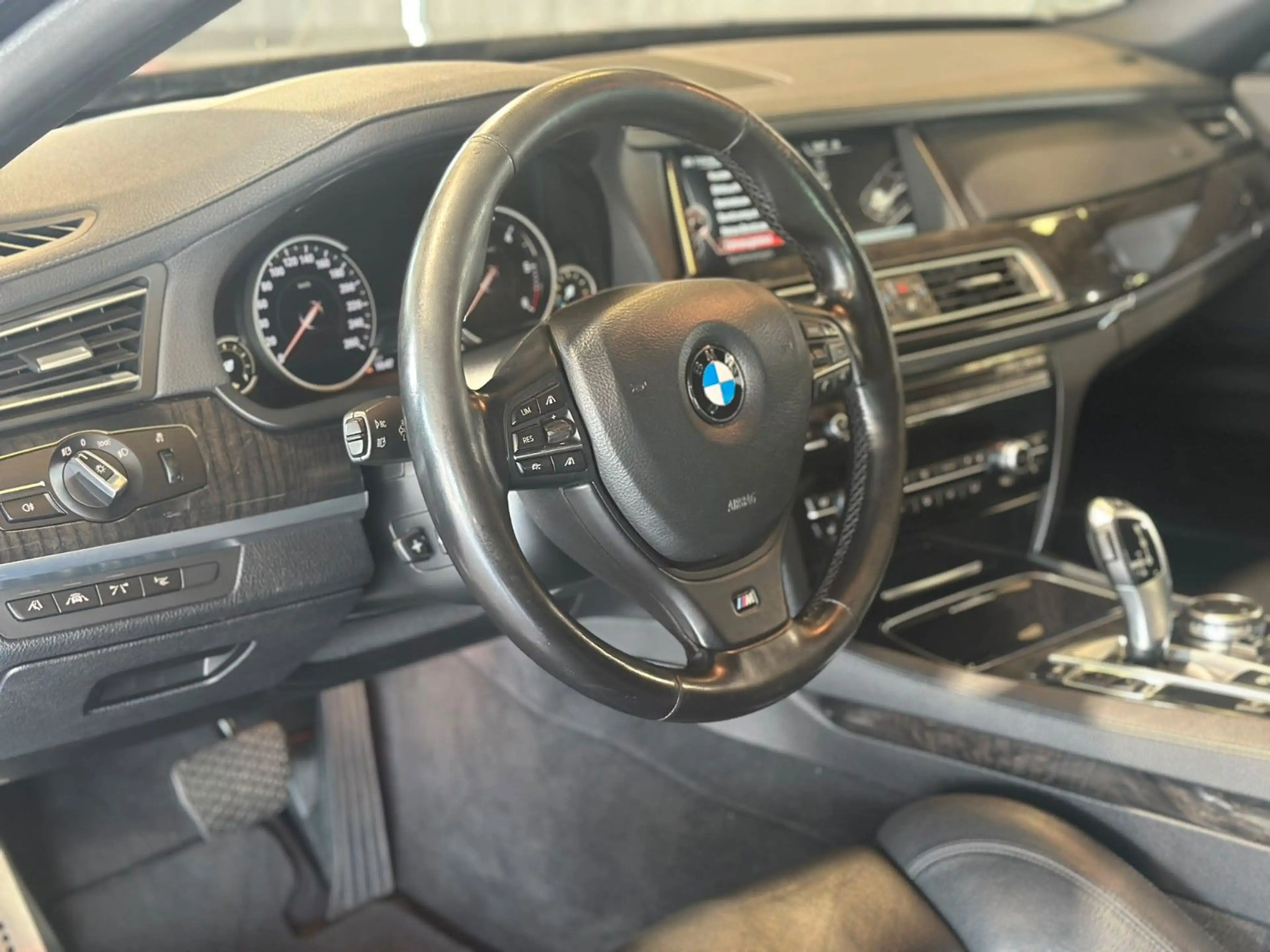 BMW 740 d | Head-Up | M-Paket | Totwinkel  | ACC — photo 10