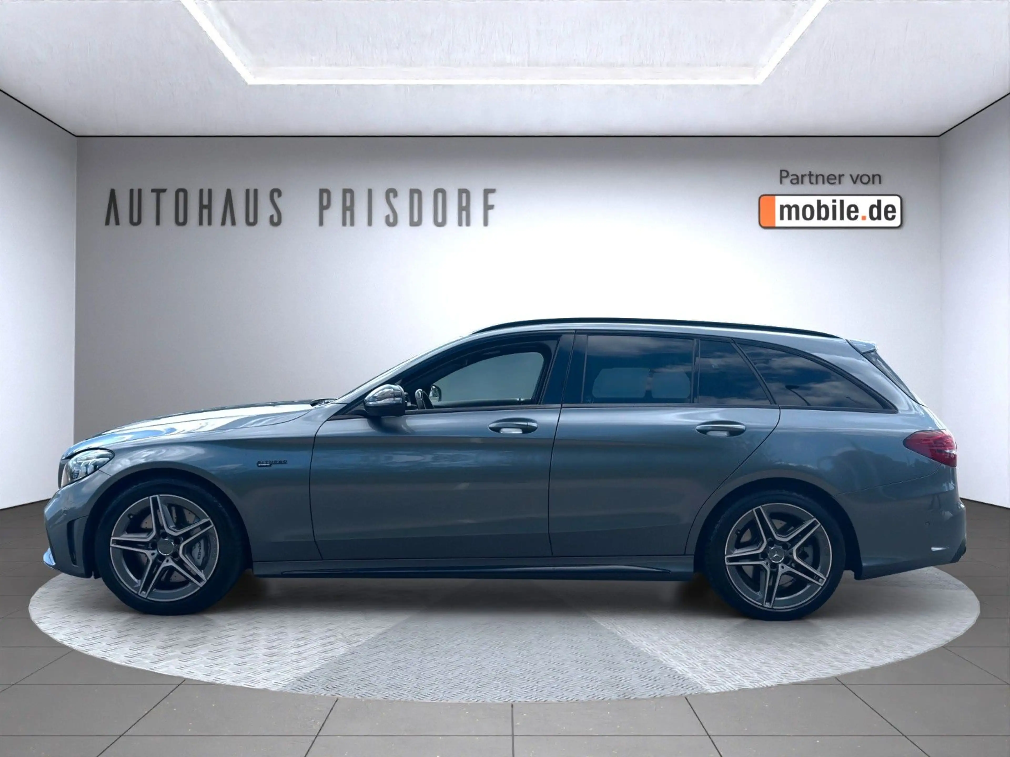 Mercedes-Benz C 43 AMG Multibeam/Night/Distronic/Pano/Virtual — photo 8