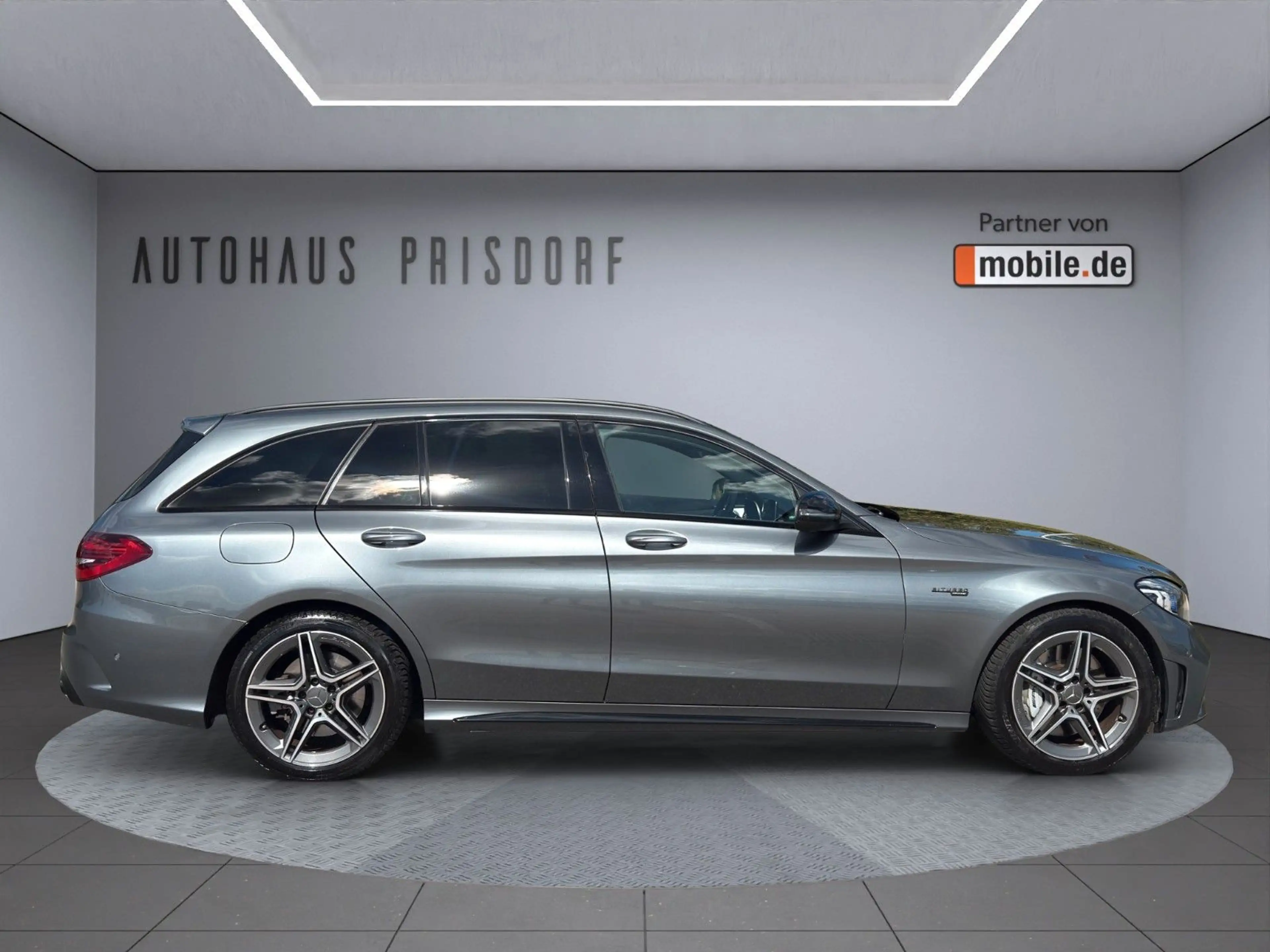 Mercedes-Benz C 43 AMG Multibeam/Night/Distronic/Pano/Virtual — photo 4