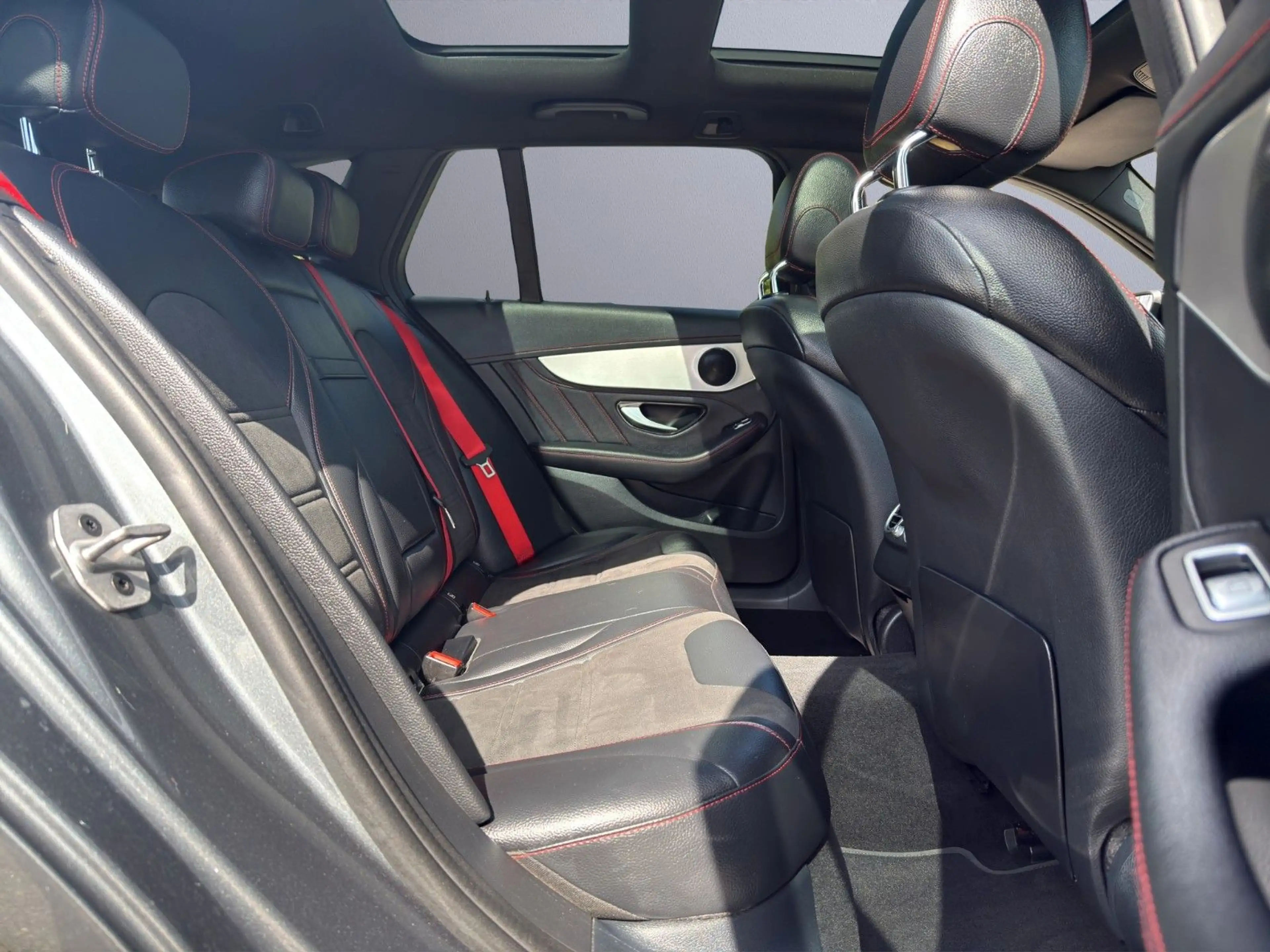 Mercedes-Benz C 43 AMG Multibeam/Night/Distronic/Pano/Virtual — photo 12