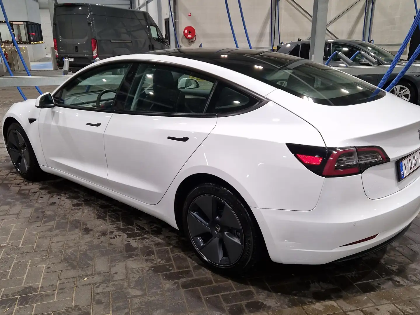 Tesla Model 3 Model 3 Standard Reichweite Plus Hinterradantrieb Blanc - 2