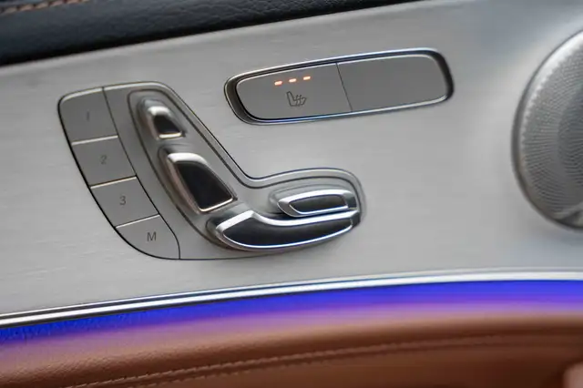 Mercedes-Benz E-Class view 14