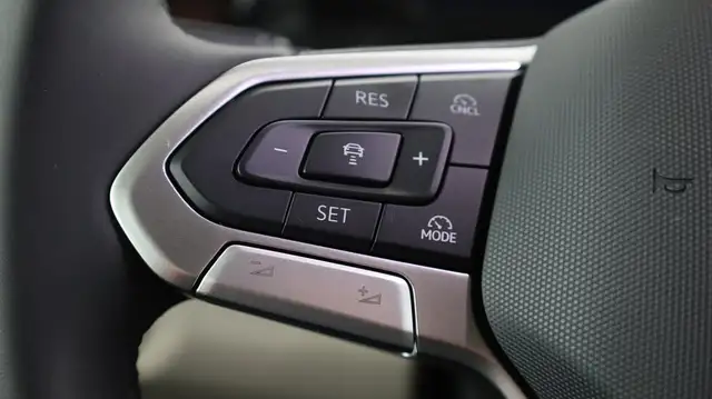 Volkswagen T7 Multivan VW T7 Multivan Business eHybrid 180 kW 4MOTION Ansicht 26