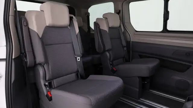 Volkswagen T7 Multivan VW T7 Multivan Business eHybrid 180 kW 4MOTION Ansicht 19