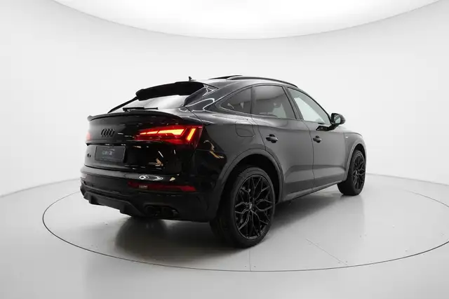 Audi Q5 view 6
