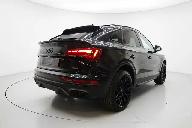Audi Q5 view 8