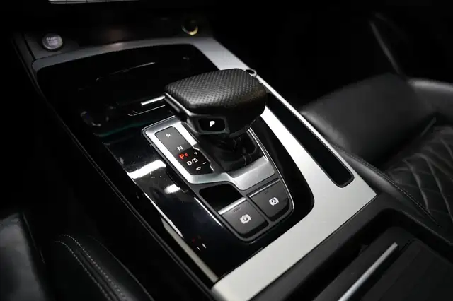 Audi Q5 view 15