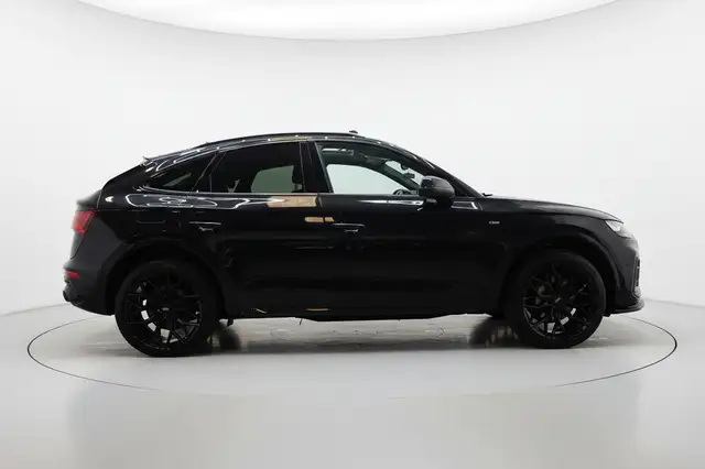 Audi Q5 view 5