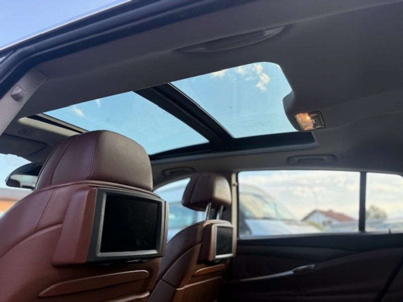BMW 530 530 d xDrive GT — photo 18