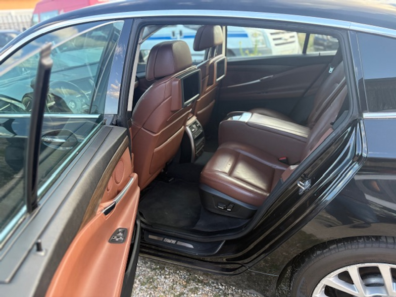 BMW 530 530 d xDrive GT — photo 11