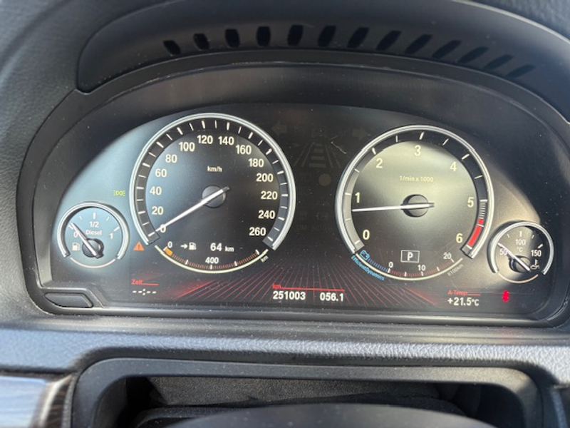 BMW 530 530 d xDrive GT — photo 10
