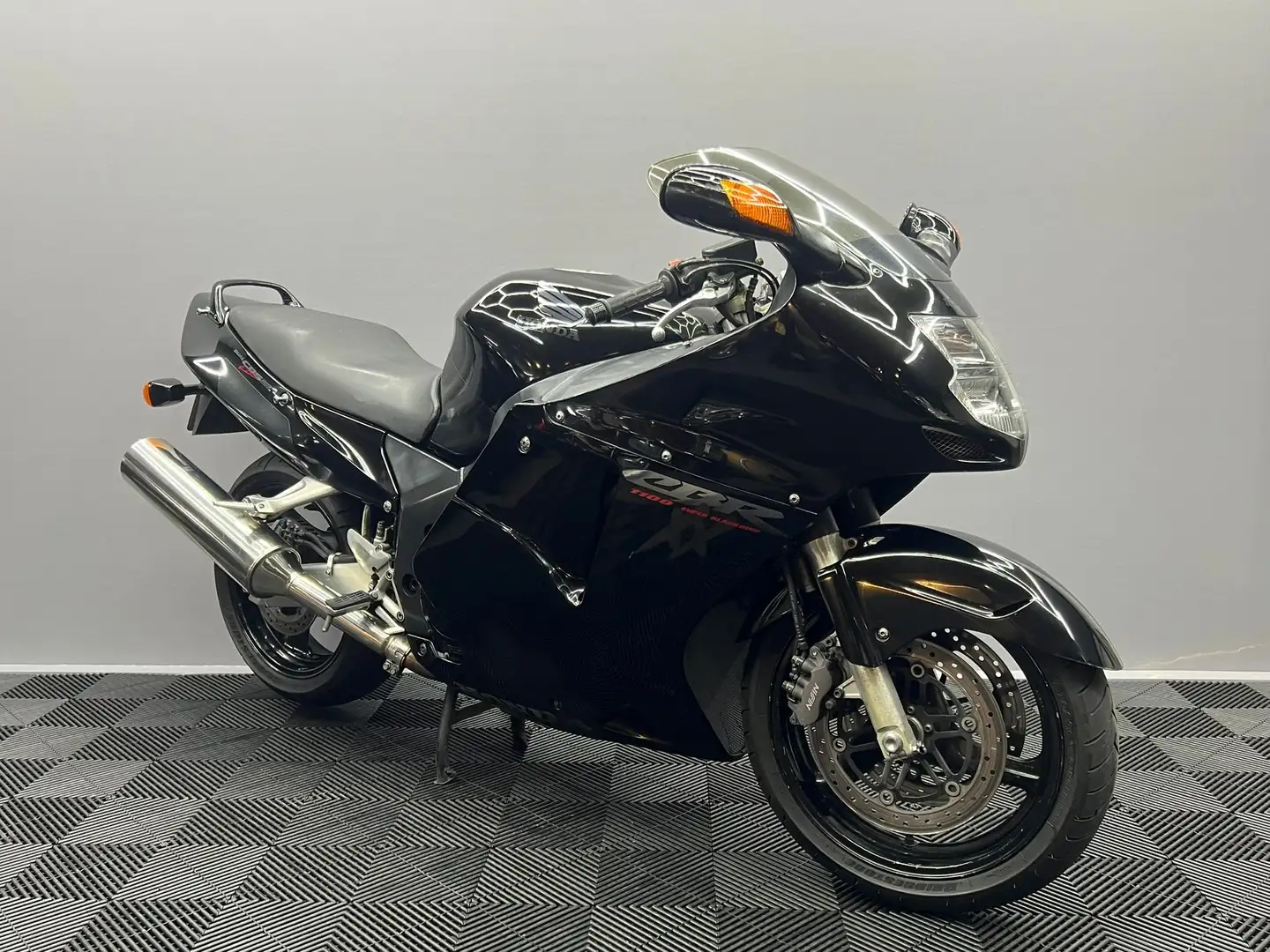 Honda CBR 1100 XX Noir - 1