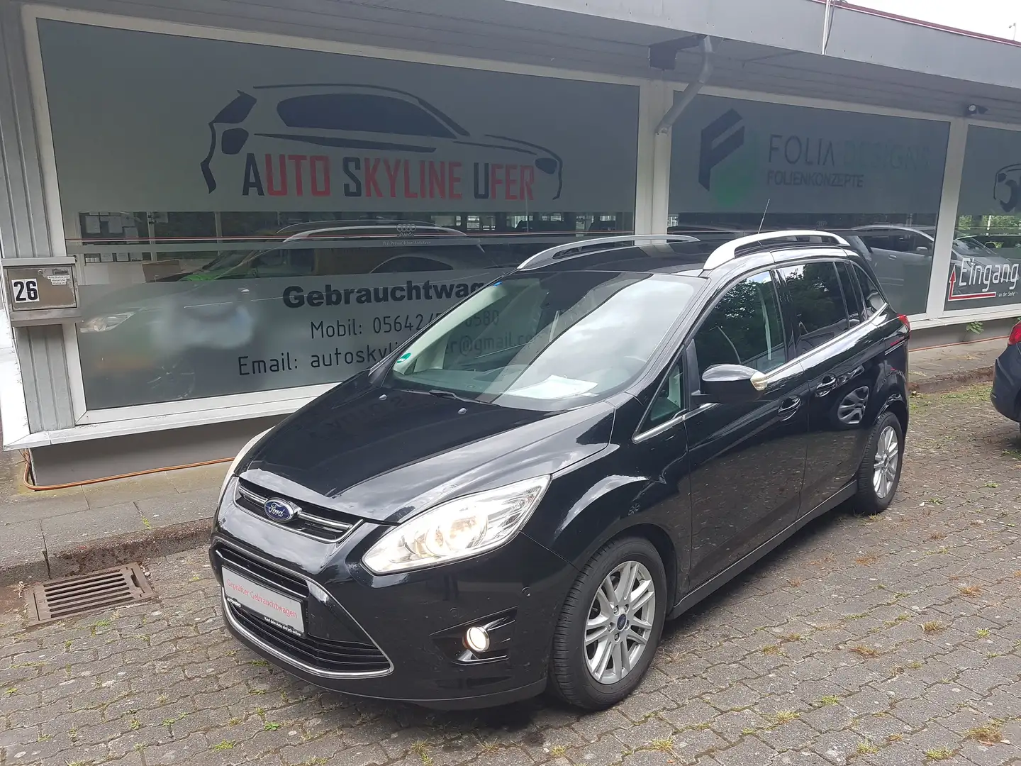 Ford Grand C-Max Titanium150PS 2HD+FORDCHECKHEFT+WINTER+NAVI+KAMERA Zwart - 1