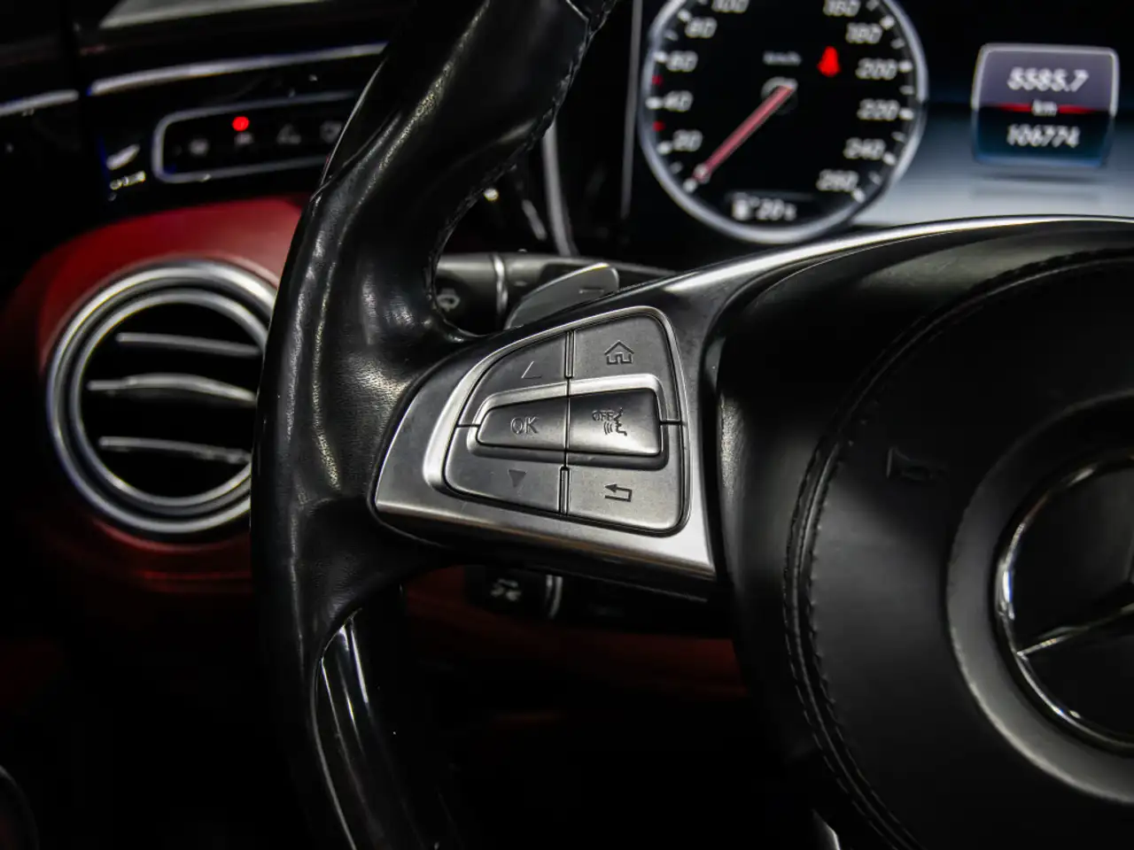 Mercedes-Benz S-Class снимка Mercedes-Benz S-Class