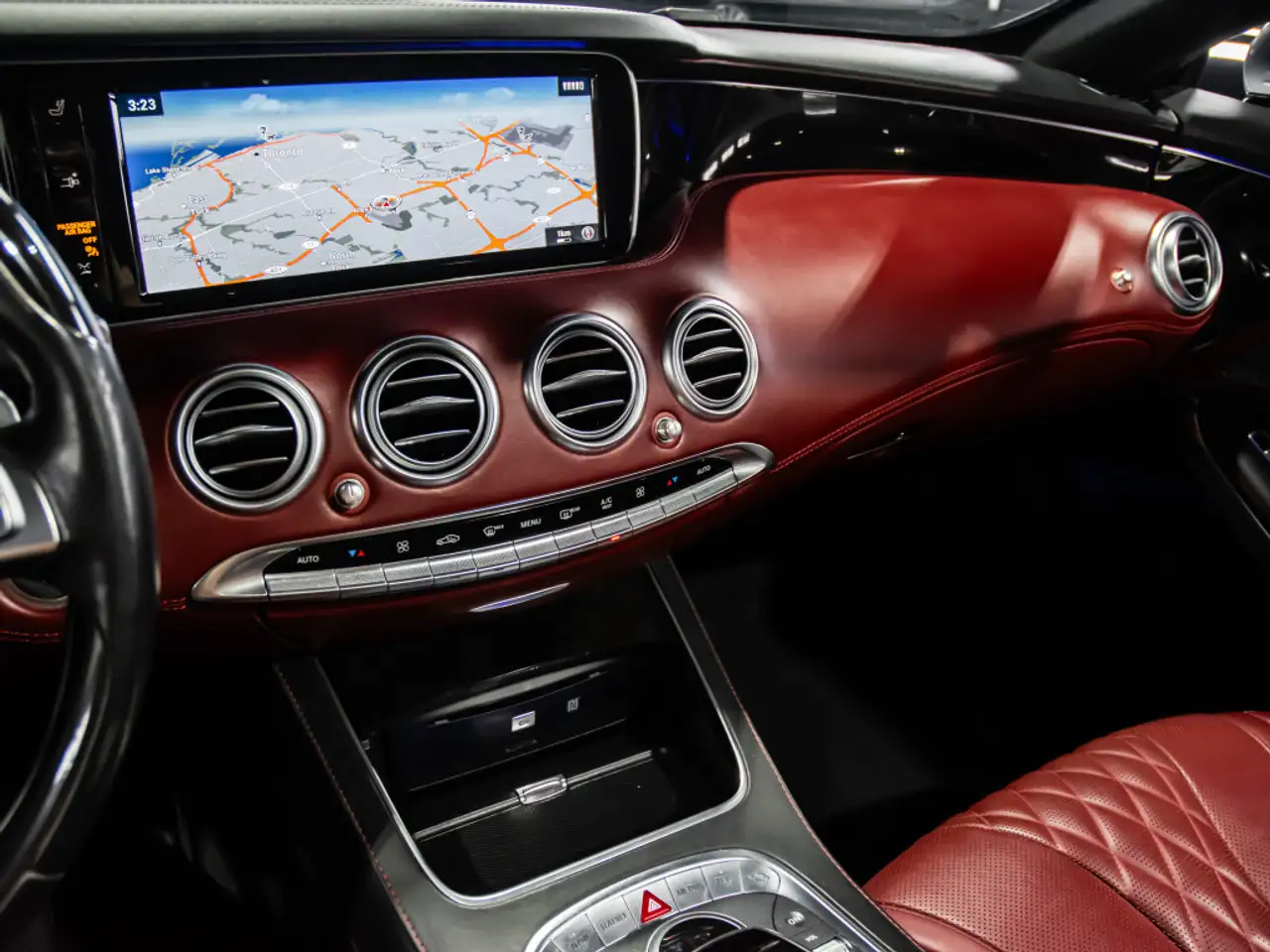Mercedes-Benz S-Class снимка Mercedes-Benz S-Class