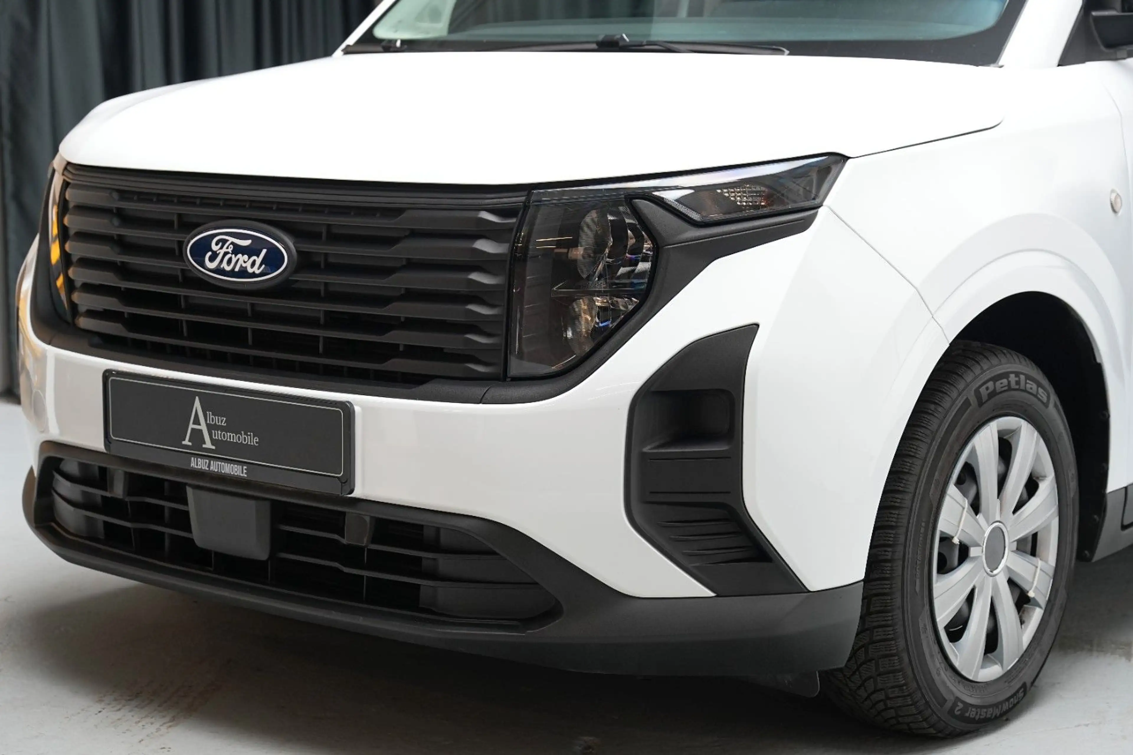 Ford Transit Courier Basis — photo 5