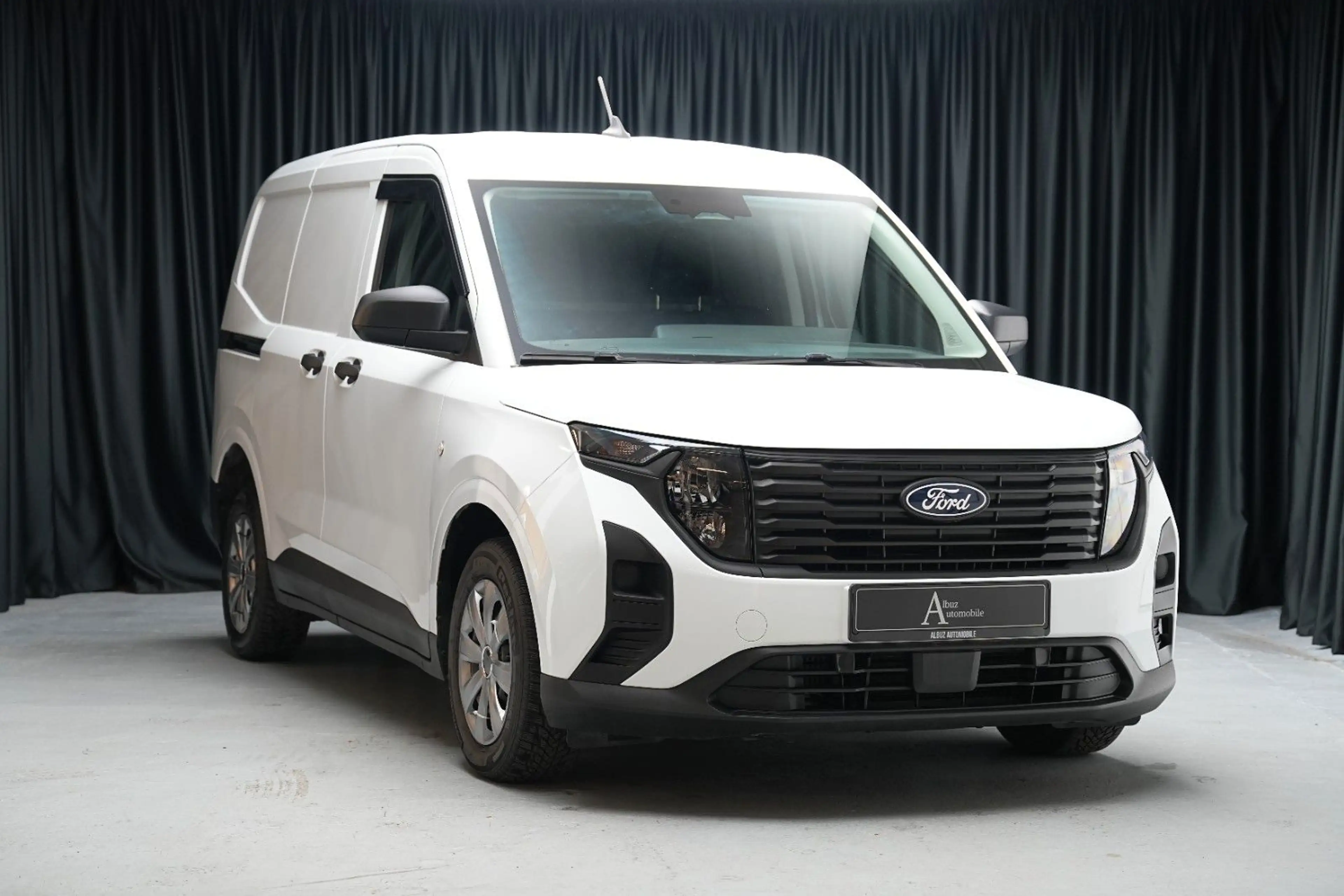 Ford Transit Courier Basis — photo 4