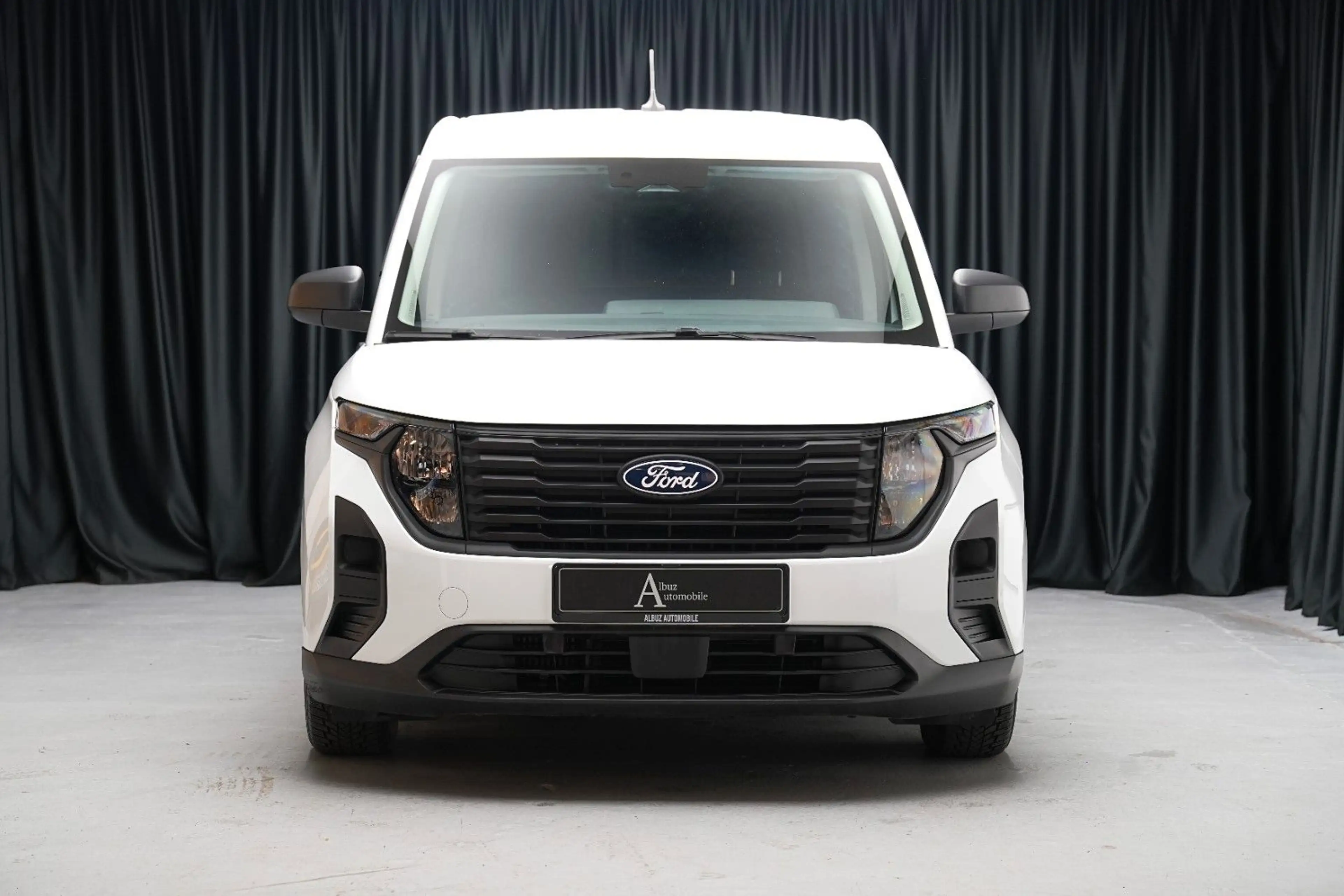 Ford Transit Courier Basis — photo 2