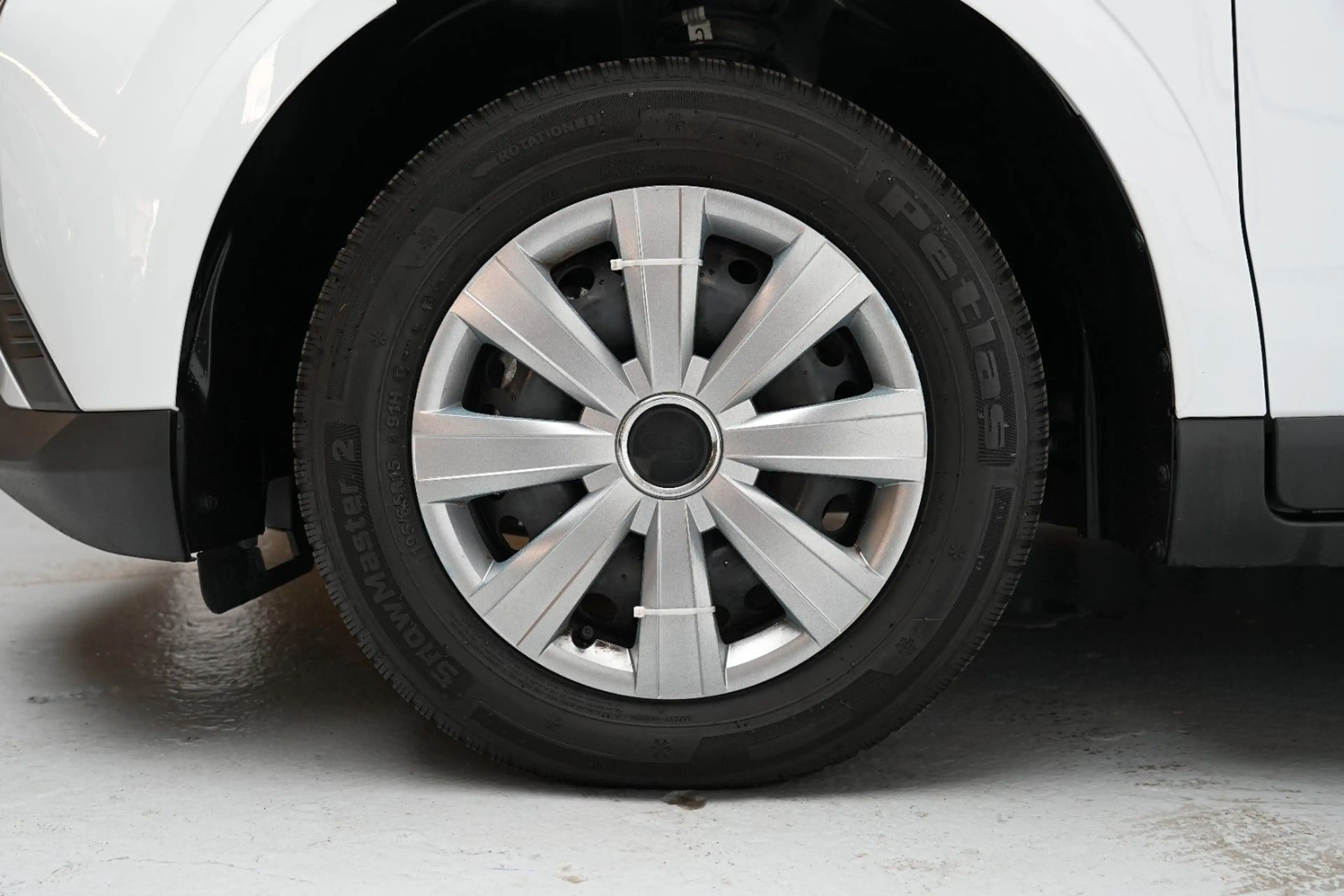 Ford Transit Courier Basis — photo 10