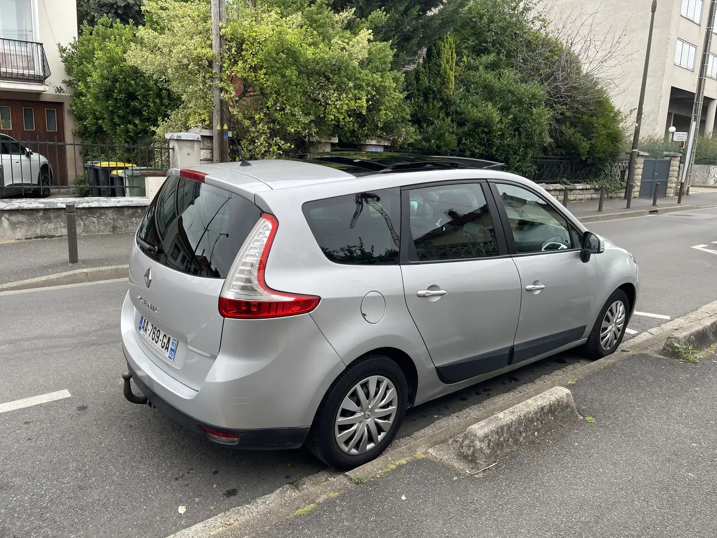 Renault Grand Scenic Grand Scénic III dCi 130 FAP Dynamique 7 pl Gri - 2