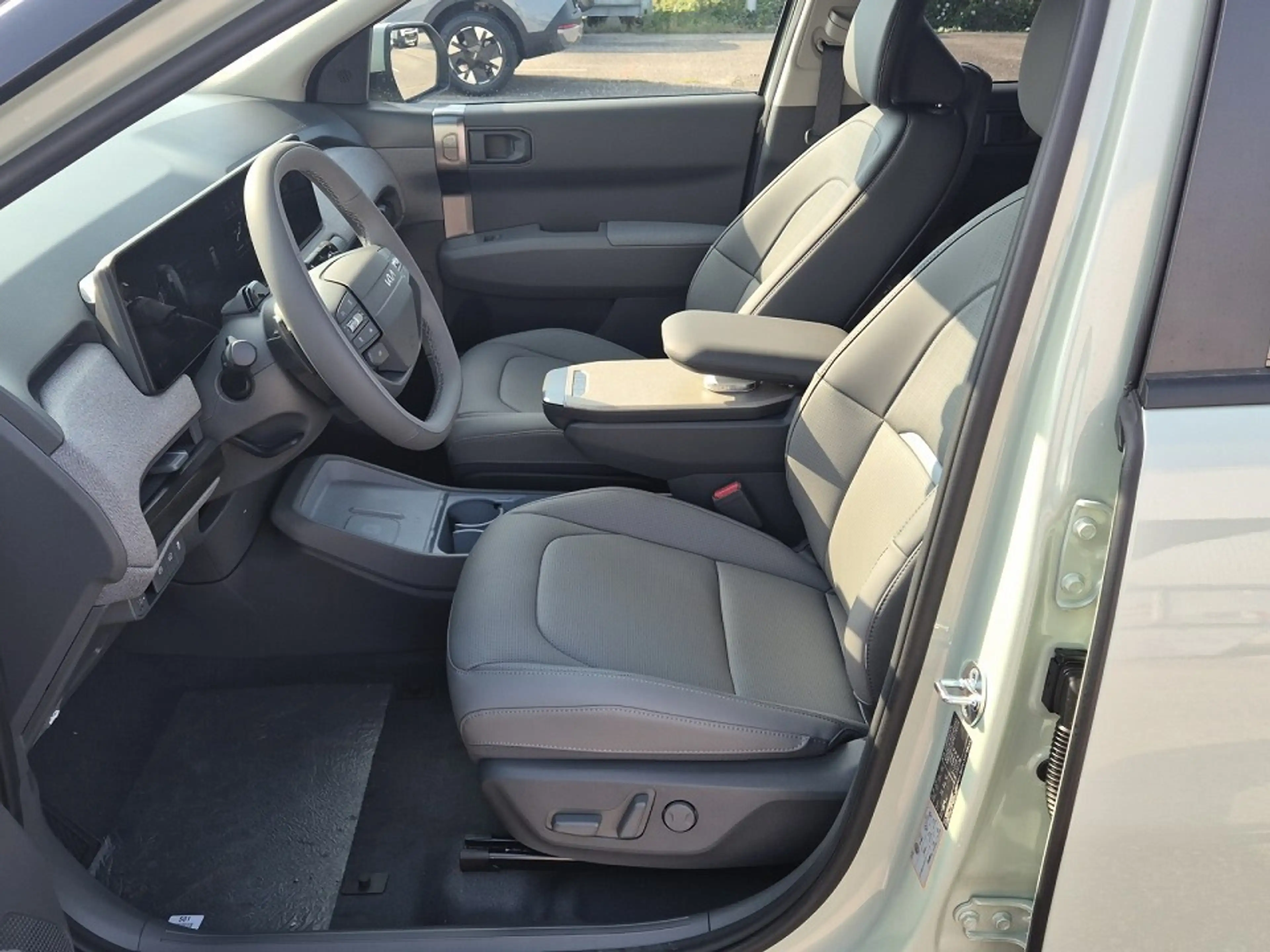 Kia EV3 AWD 81,4kWh Earth Plus — photo 9