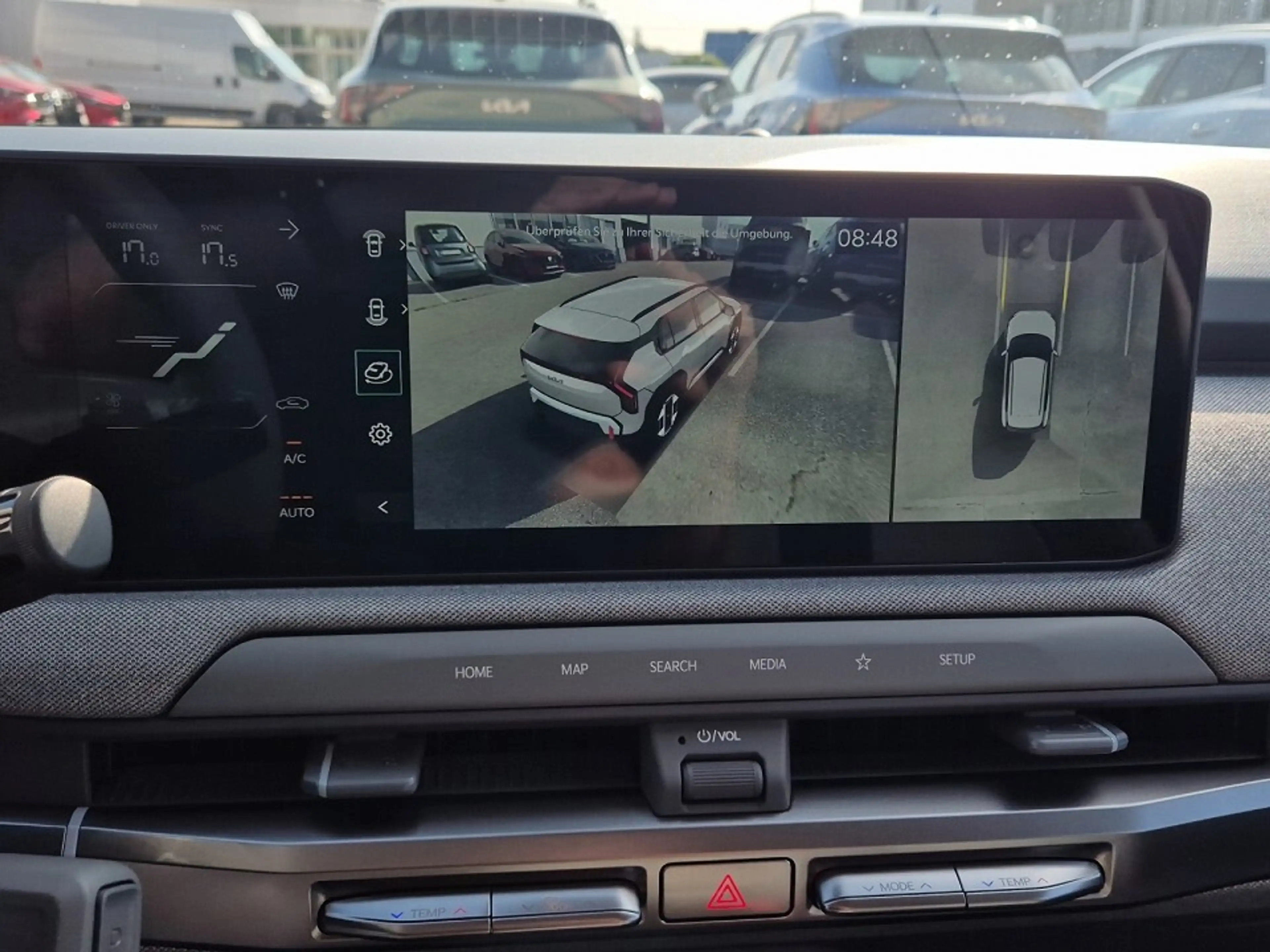 Kia EV3 AWD 81,4kWh Earth Plus — photo 13
