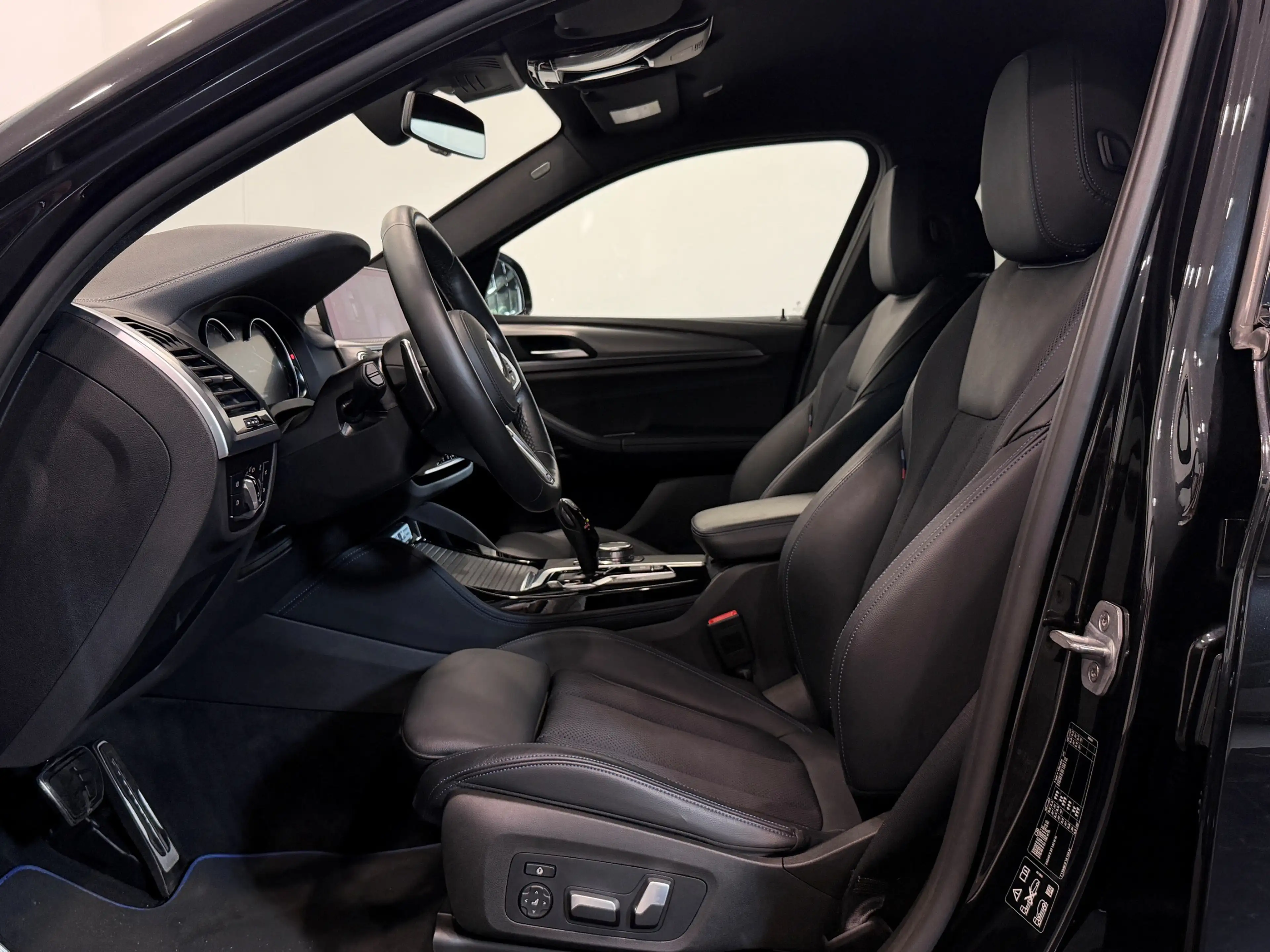 BMW X4 M i AHK adapt.LED HUD DA-Prof. 21 Zoll — photo 8
