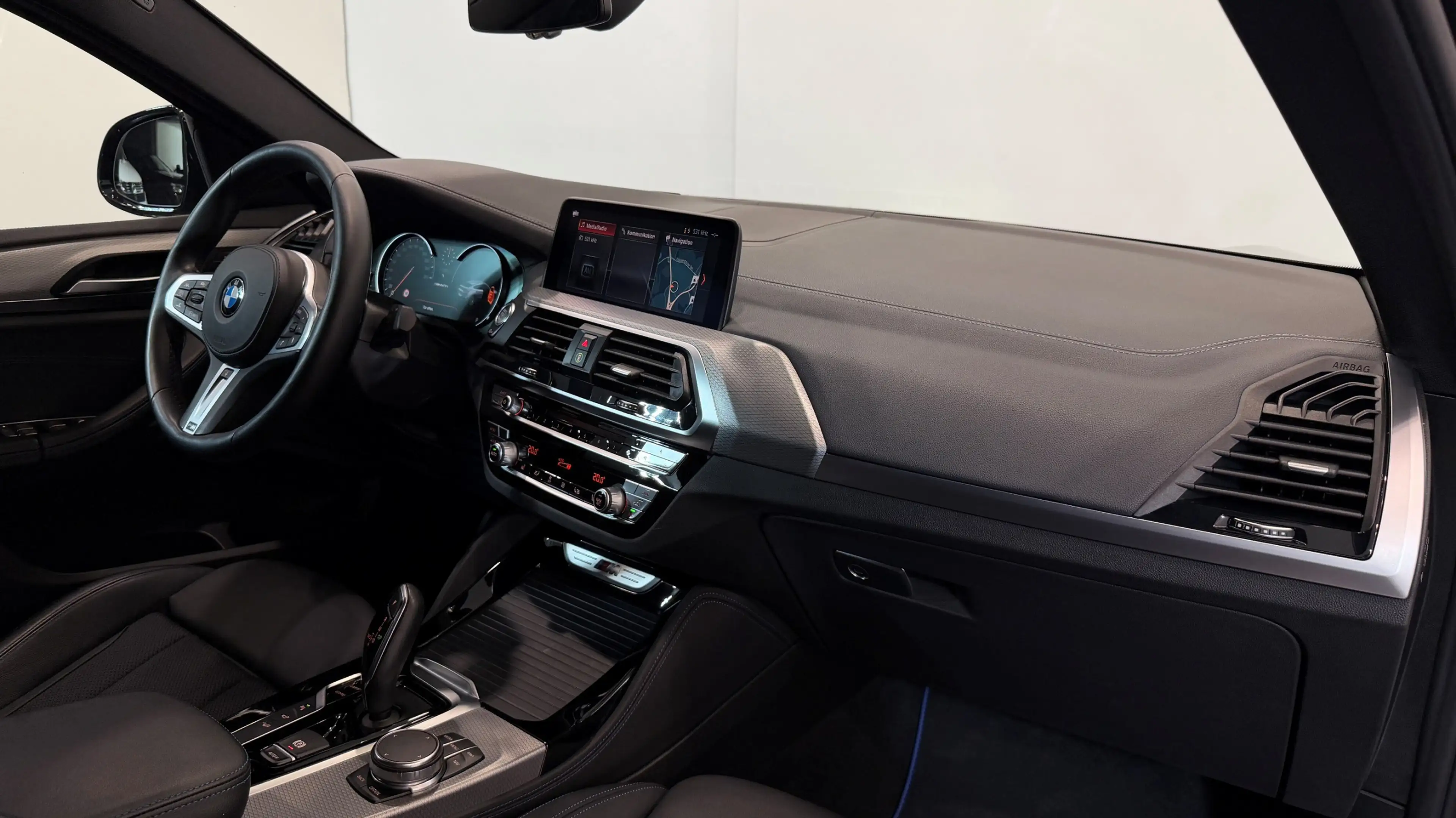 BMW X4 M i AHK adapt.LED HUD DA-Prof. 21 Zoll — photo 15