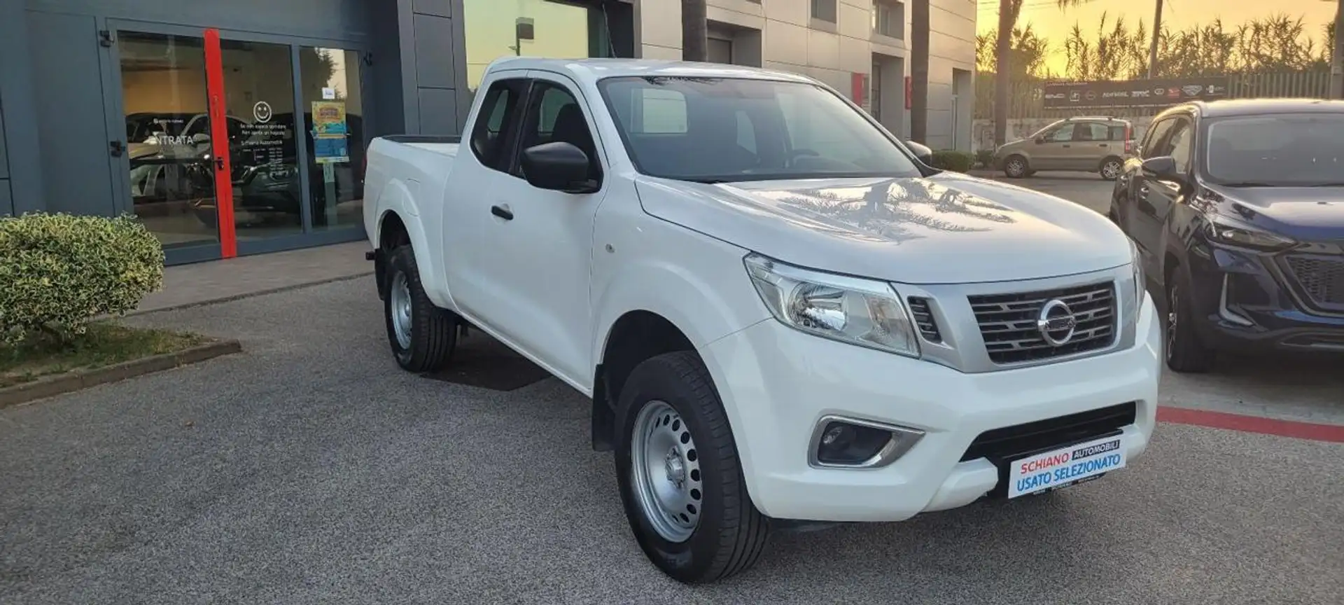Nissan Navara 2.3 dCi 2WD King Cab Visia Blanco - 1