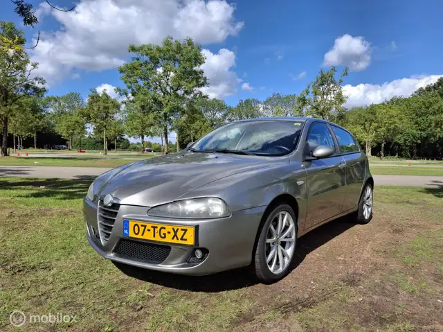 Alfa Romeo 147 2.0 T.Spark Distinctive APK 06/2027