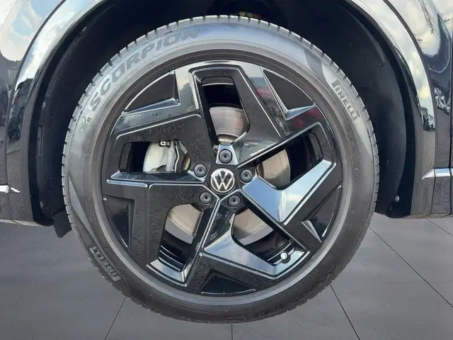 Volkswagen Tiguan view 8