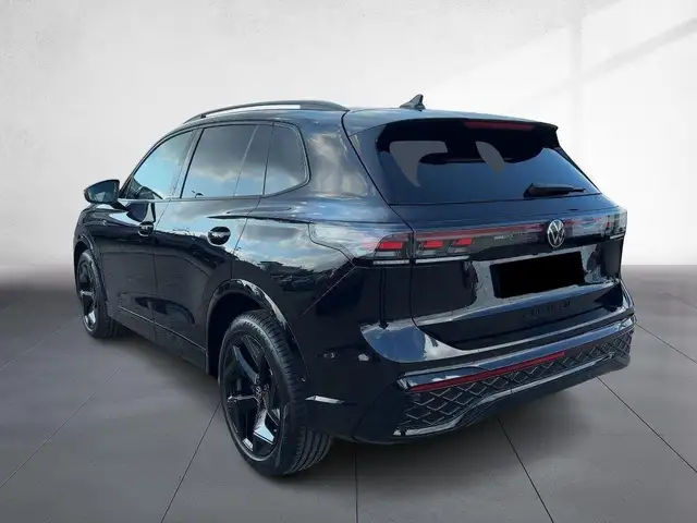 Volkswagen Tiguan view 4