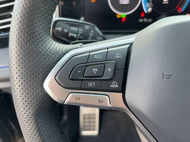 Volkswagen Tiguan view 5