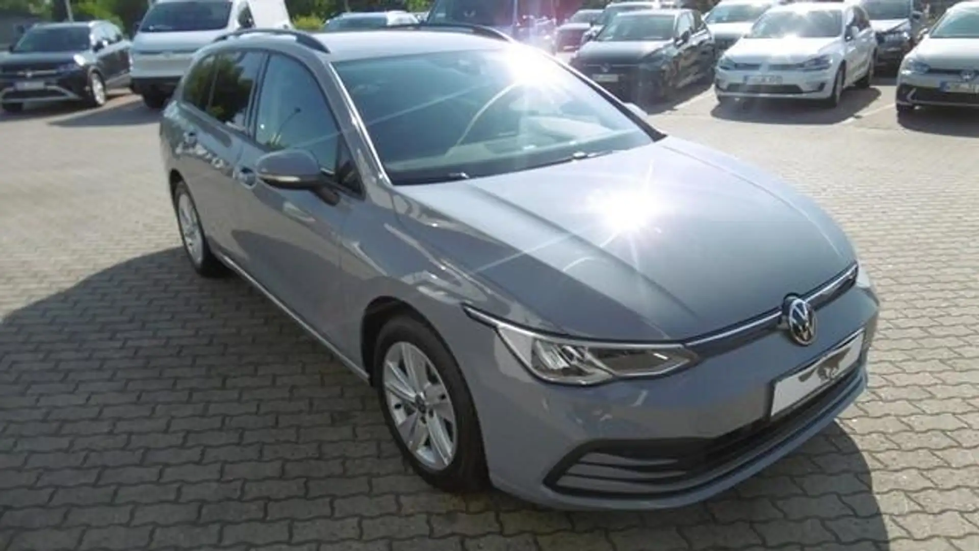 Volkswagen Golf Variant Golf VIII Variant 1,0 TSI Life ACC/Stand/AHK/LED Gris - 2