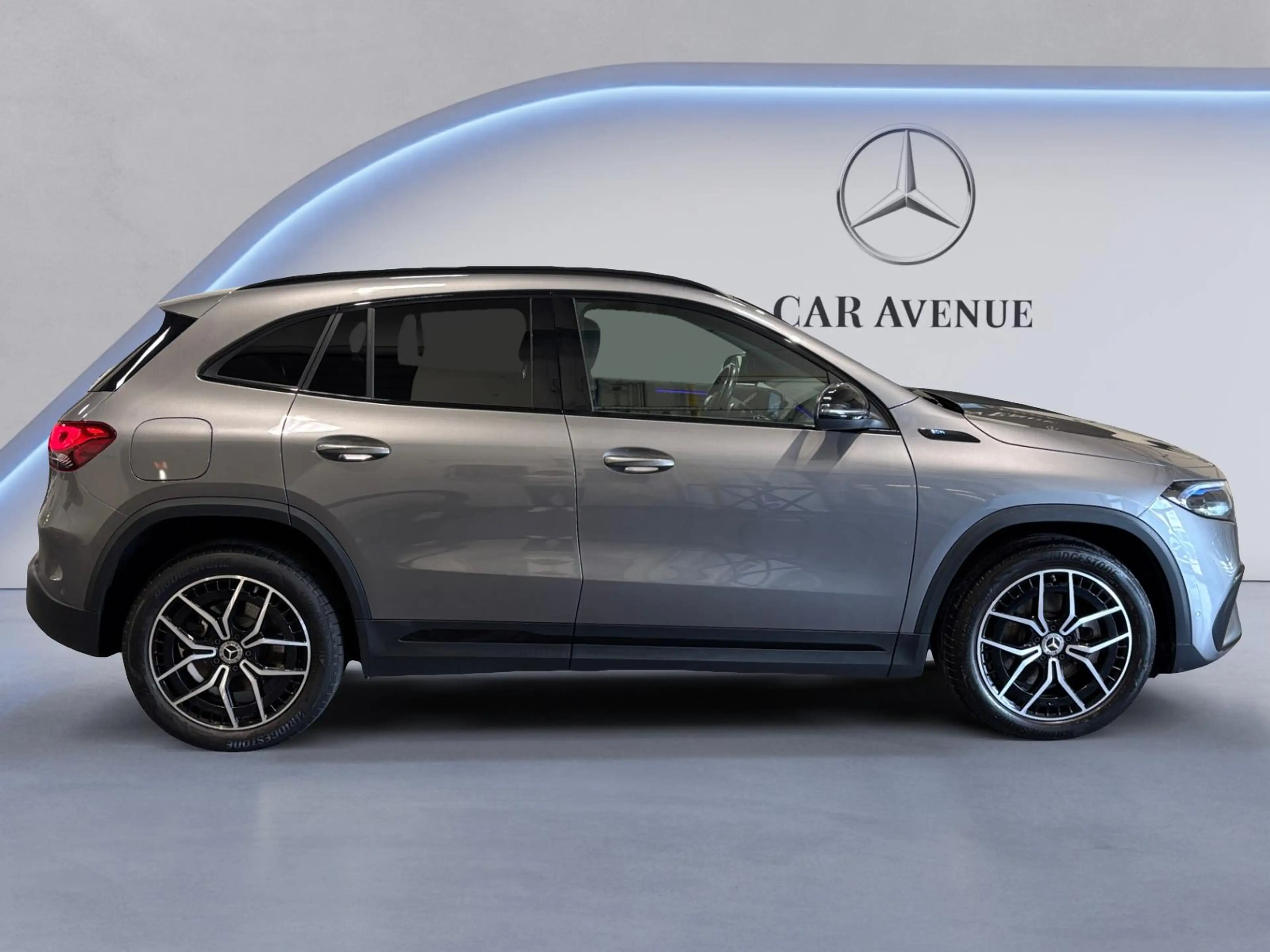 Mercedes-Benz EQA 250 AMG Line — photo 4