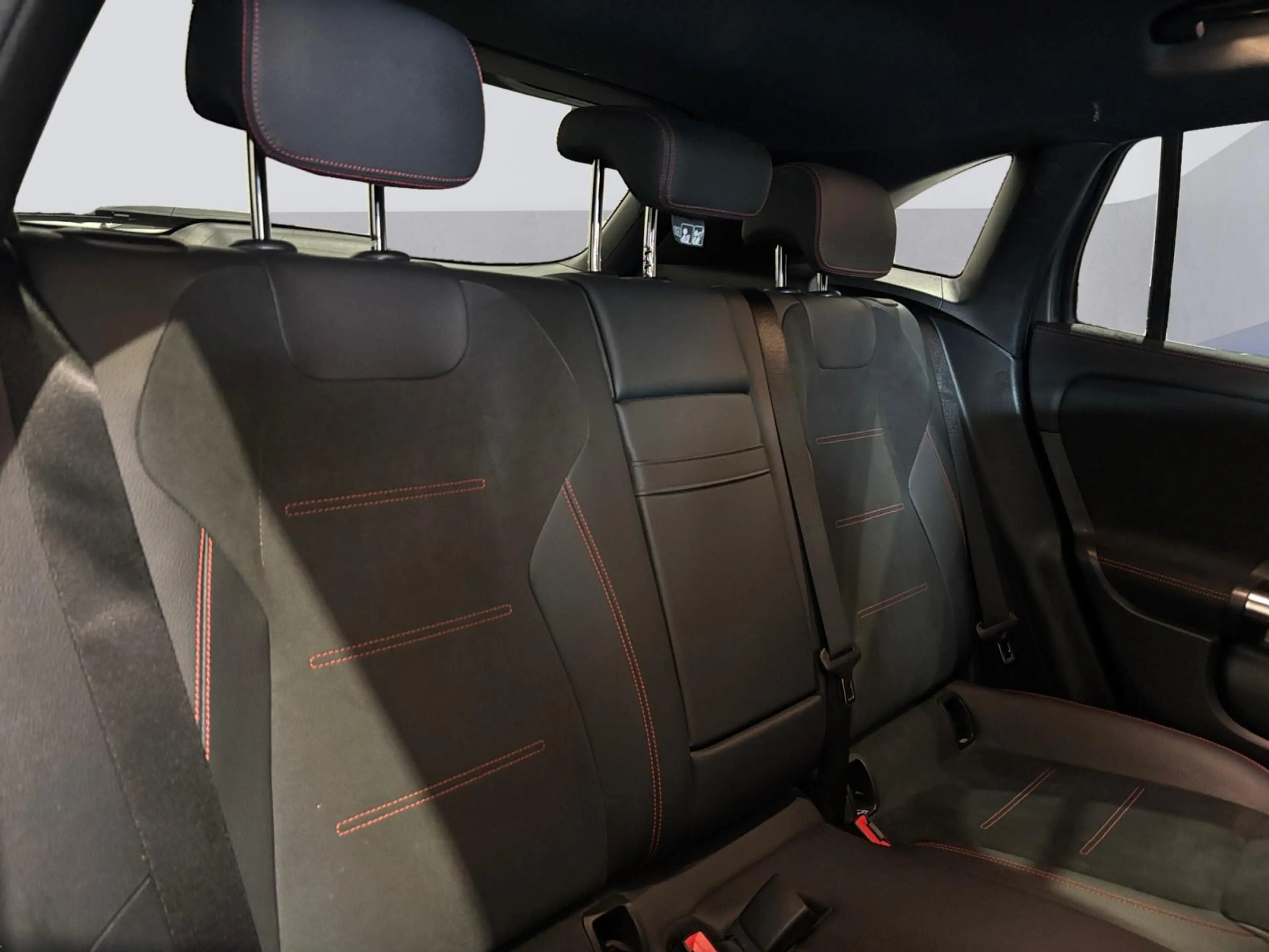 Mercedes-Benz EQA 250 AMG Line — photo 15