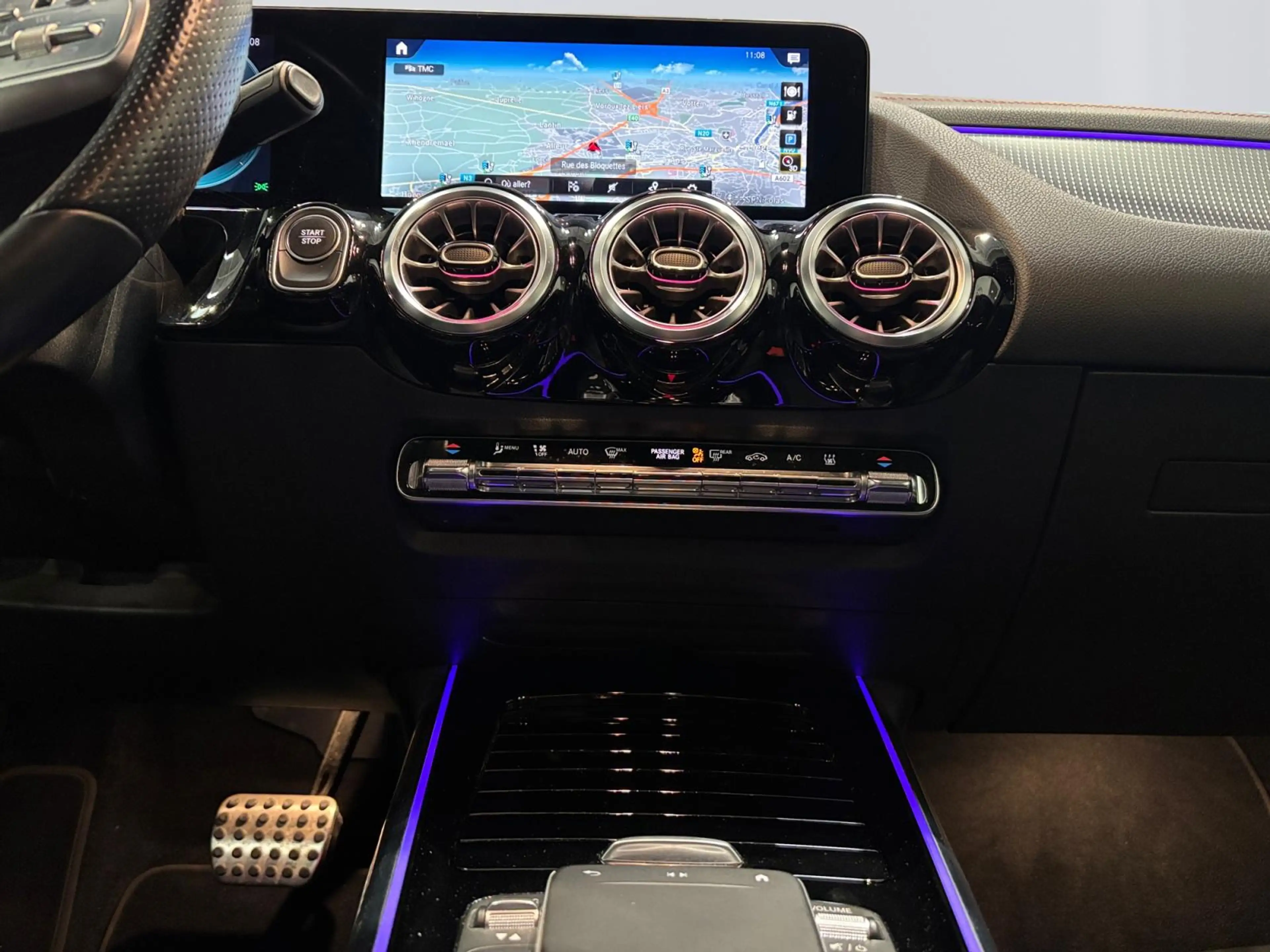 Mercedes-Benz EQA 250 AMG Line — photo 14