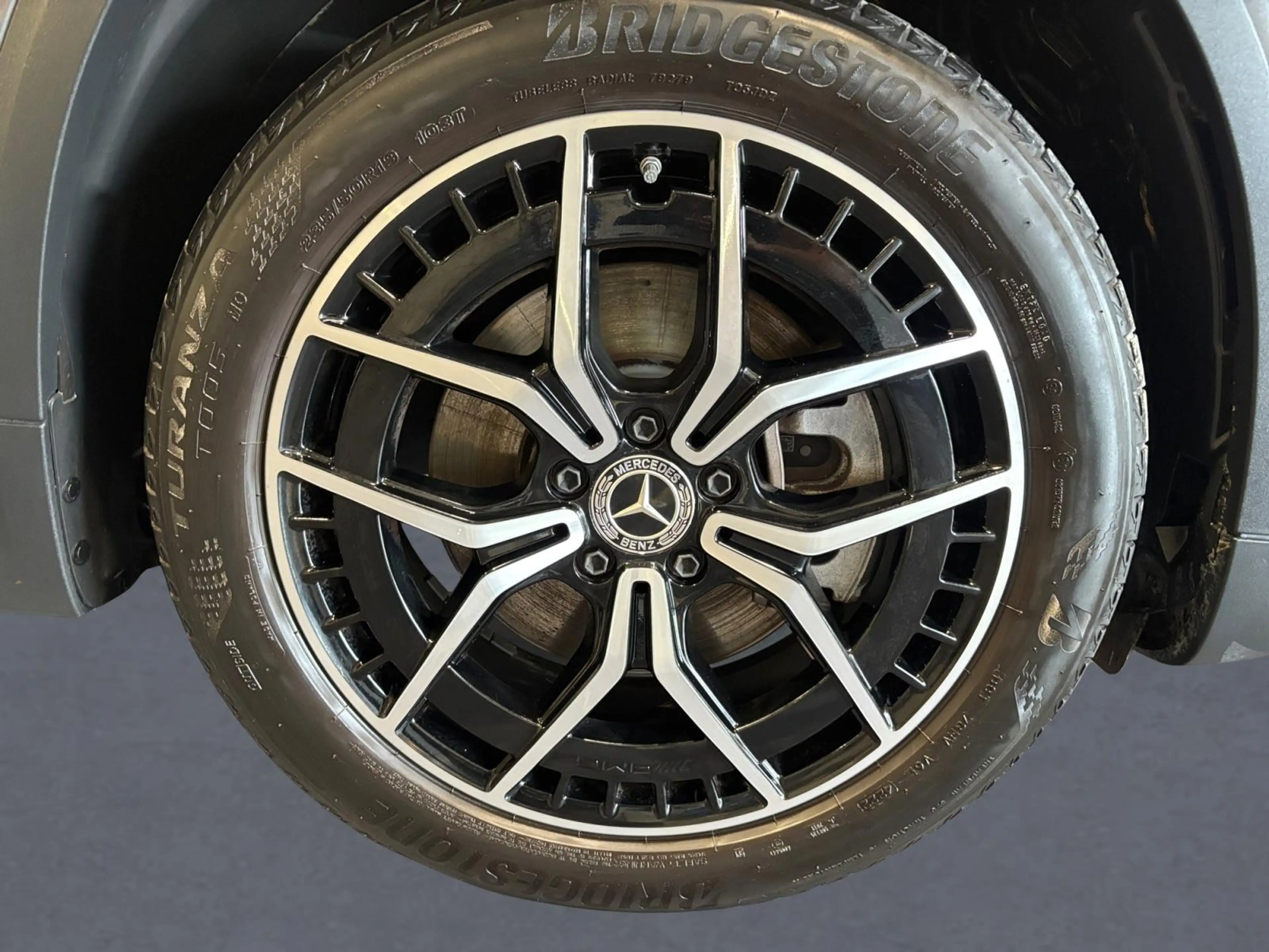 Mercedes-Benz EQA 250 AMG Line — photo 9