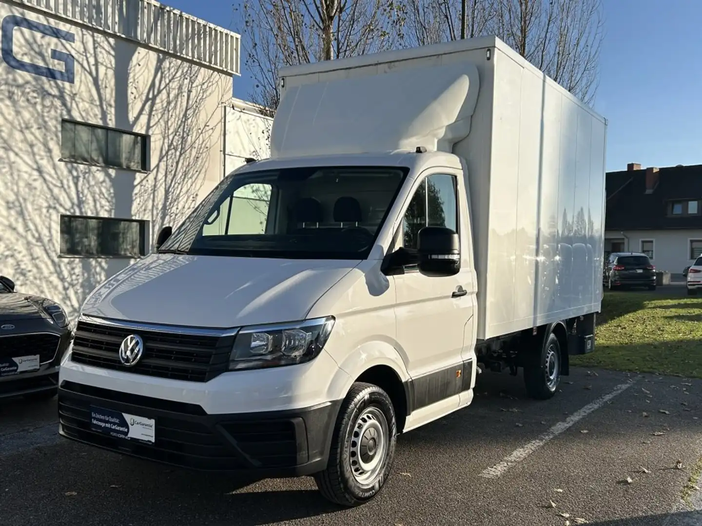 Volkswagen Crafter VW Crafter Kofferaufbau mit Hebebühne Weiß - 1