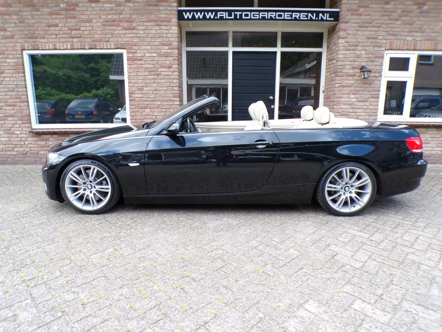 BMW 335 3-serie Cabrio 335i Automaat / Leder / Navi / Clim Zwart - 2